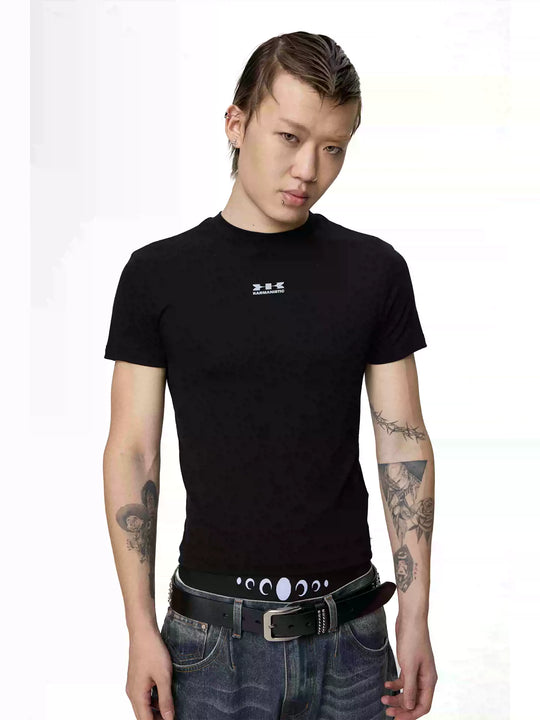 KARMANISTIC Small Logo Slim Stretch Tee | Face 3 Face
