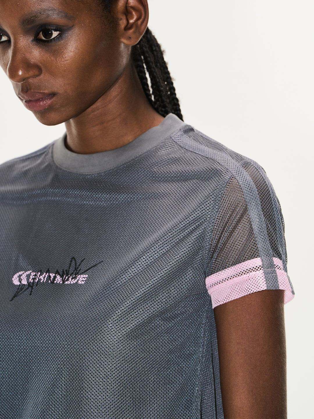 BLIND NO PLAN Contrast-Color Mesh Sports Slim-Fit Tee | Face 3 Face