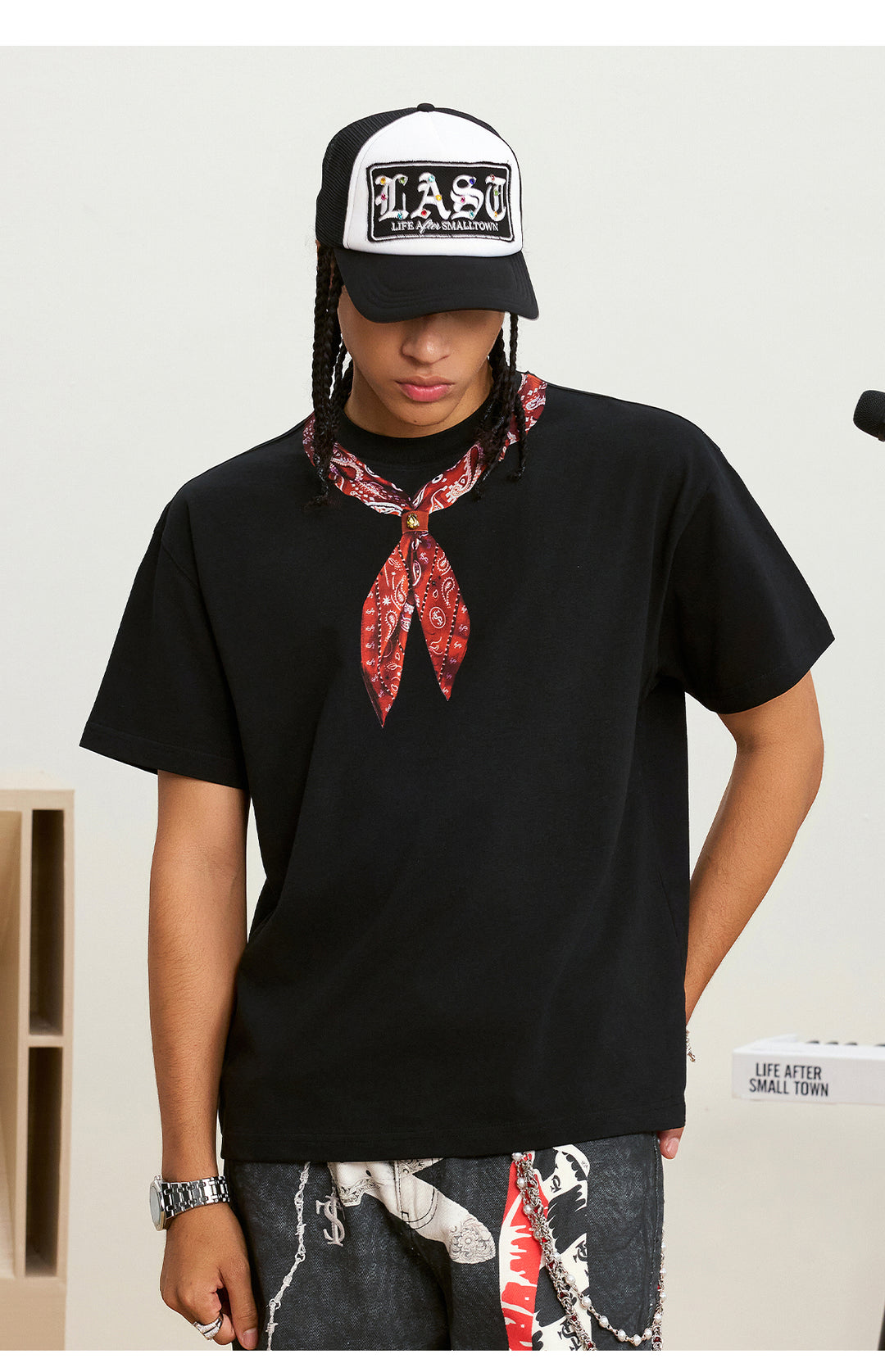 Small Town Kid Paisley Neck Scarf Print Tee | Face 3 Face
