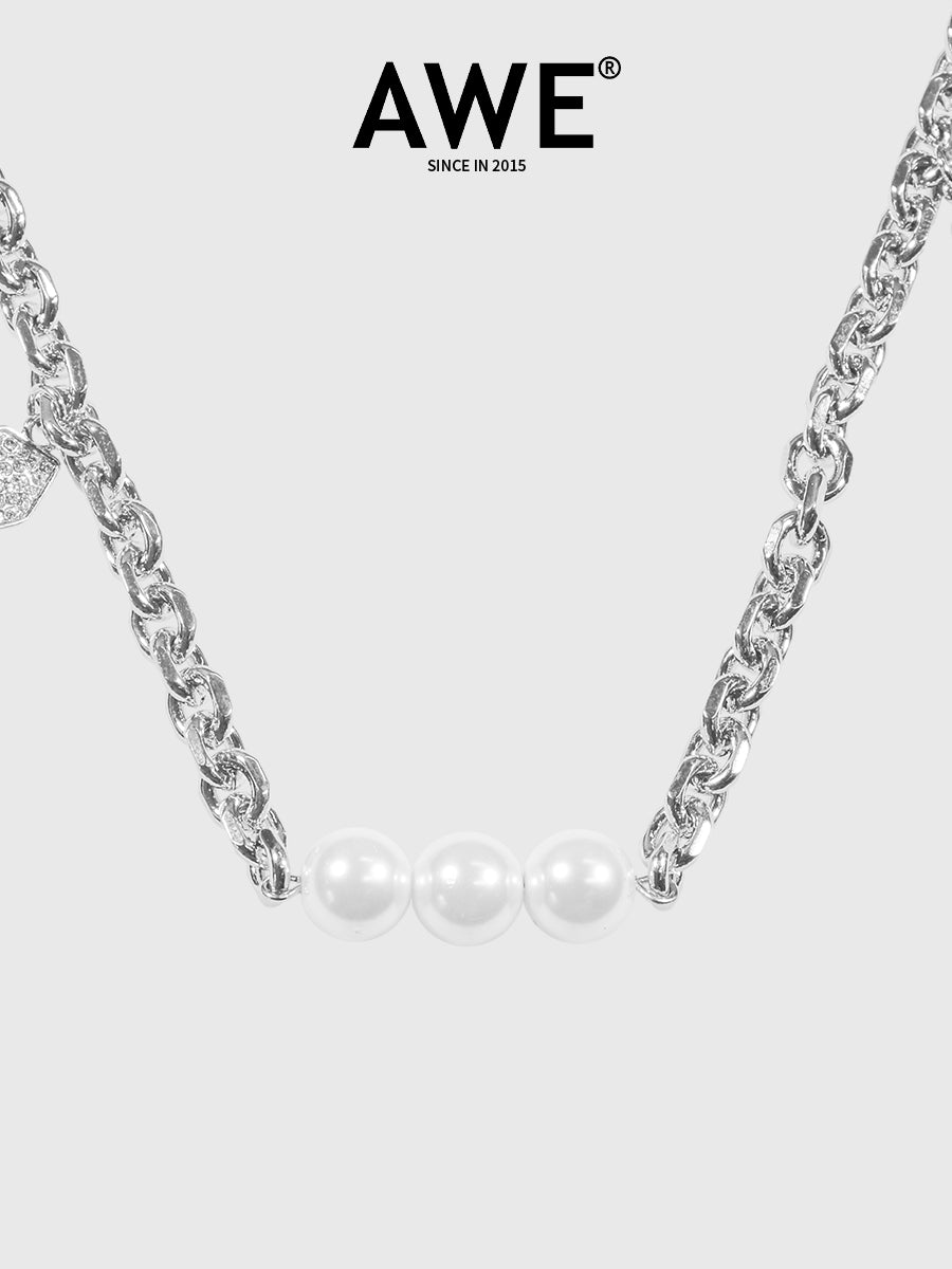 AWE Pearl & Charm Chain Necklace | Face 3 Face
