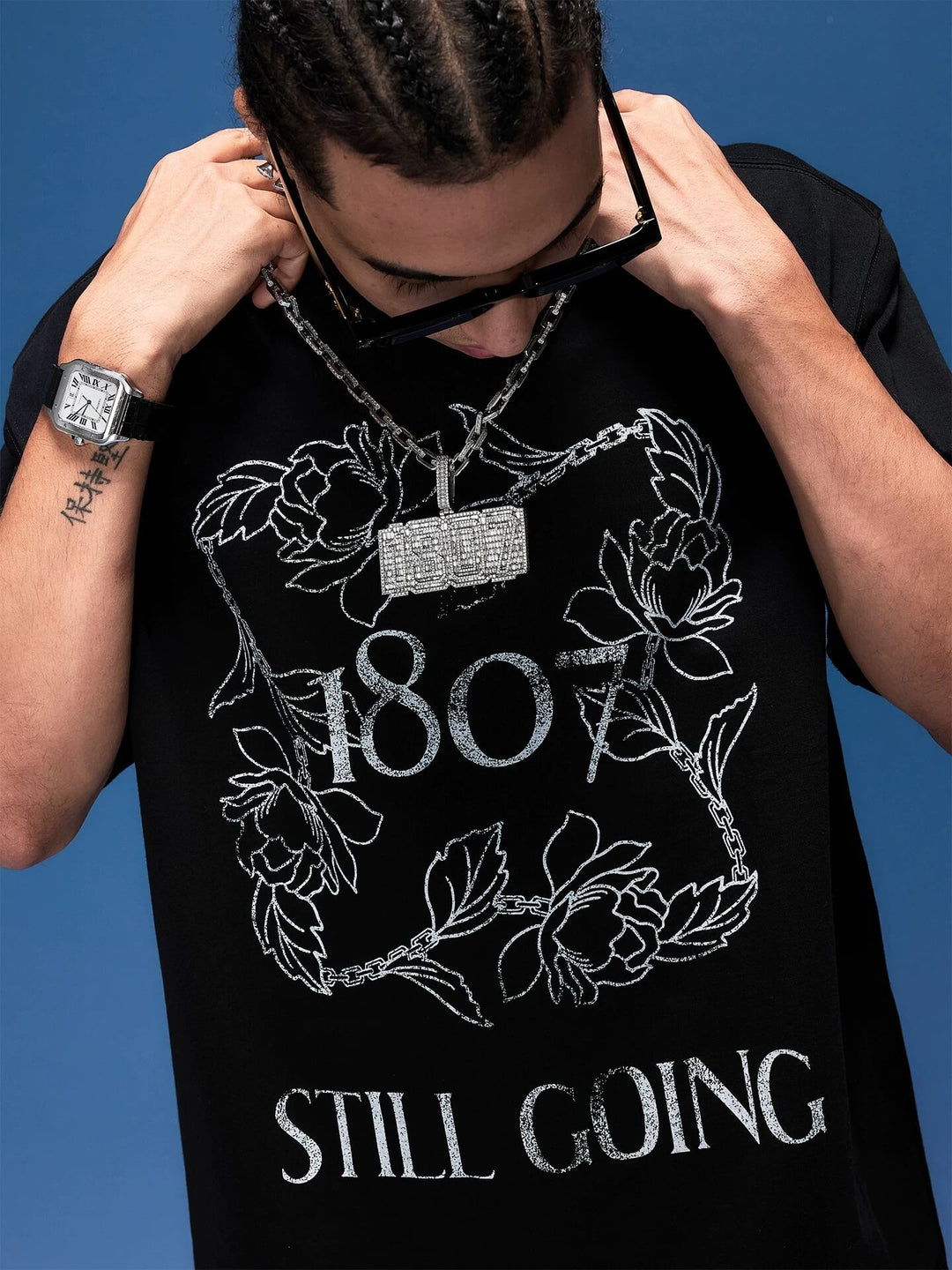 1807 Vintage Floral Chain Logo Print Short Sleeve Tee | Face 3 Face