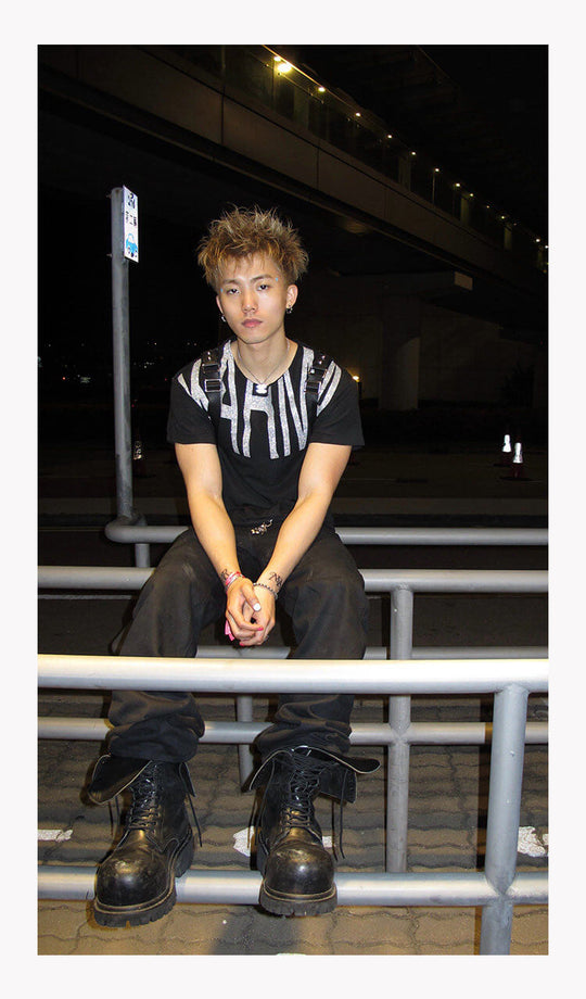 KARMANISTIC Glitter Logo Print Loose Fit Tee | Face 3 Face