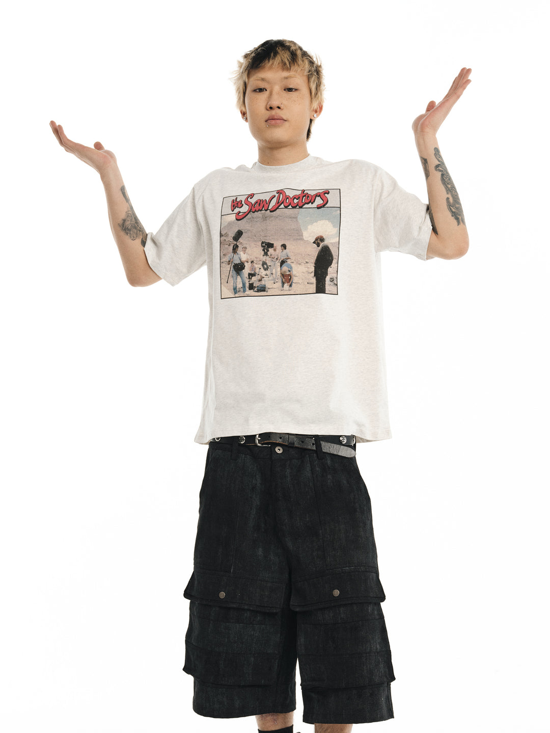 NOVACAM Vintage Photograph Print Tee | Face 3 Face