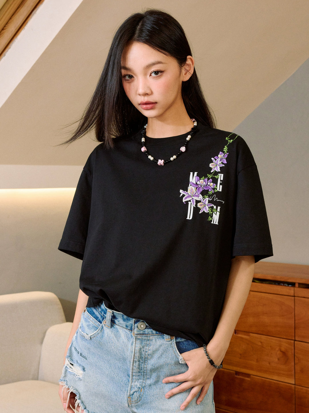MEDM Vine Flower Embroidered Logo Tee | Face 3 Face