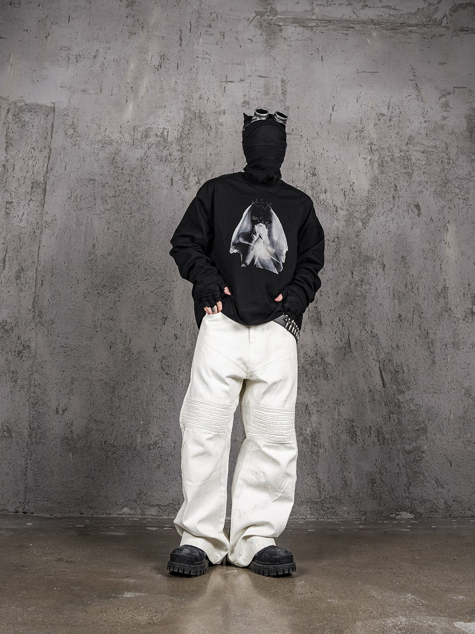 UNDERWATER Black Aged Wash Destroyed Portrait Print Long Sleeve Tee | Face 3 Face