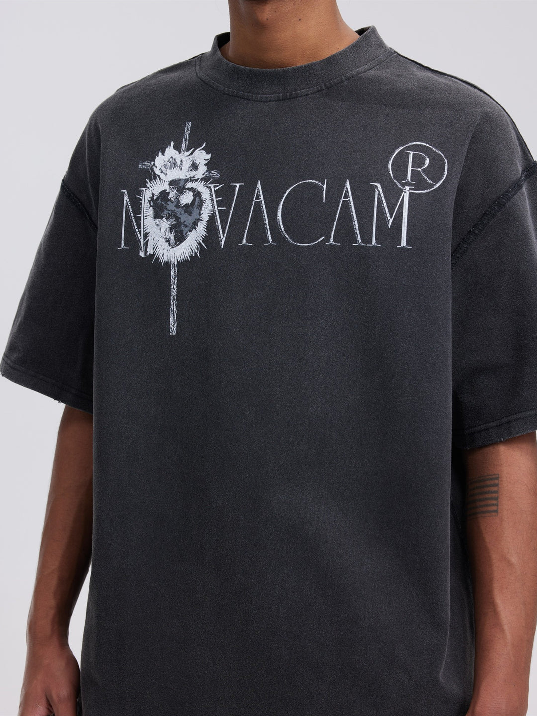 NOVACAM Vintage Frayed Logo Print Backstitch Tee | Face 3 Face