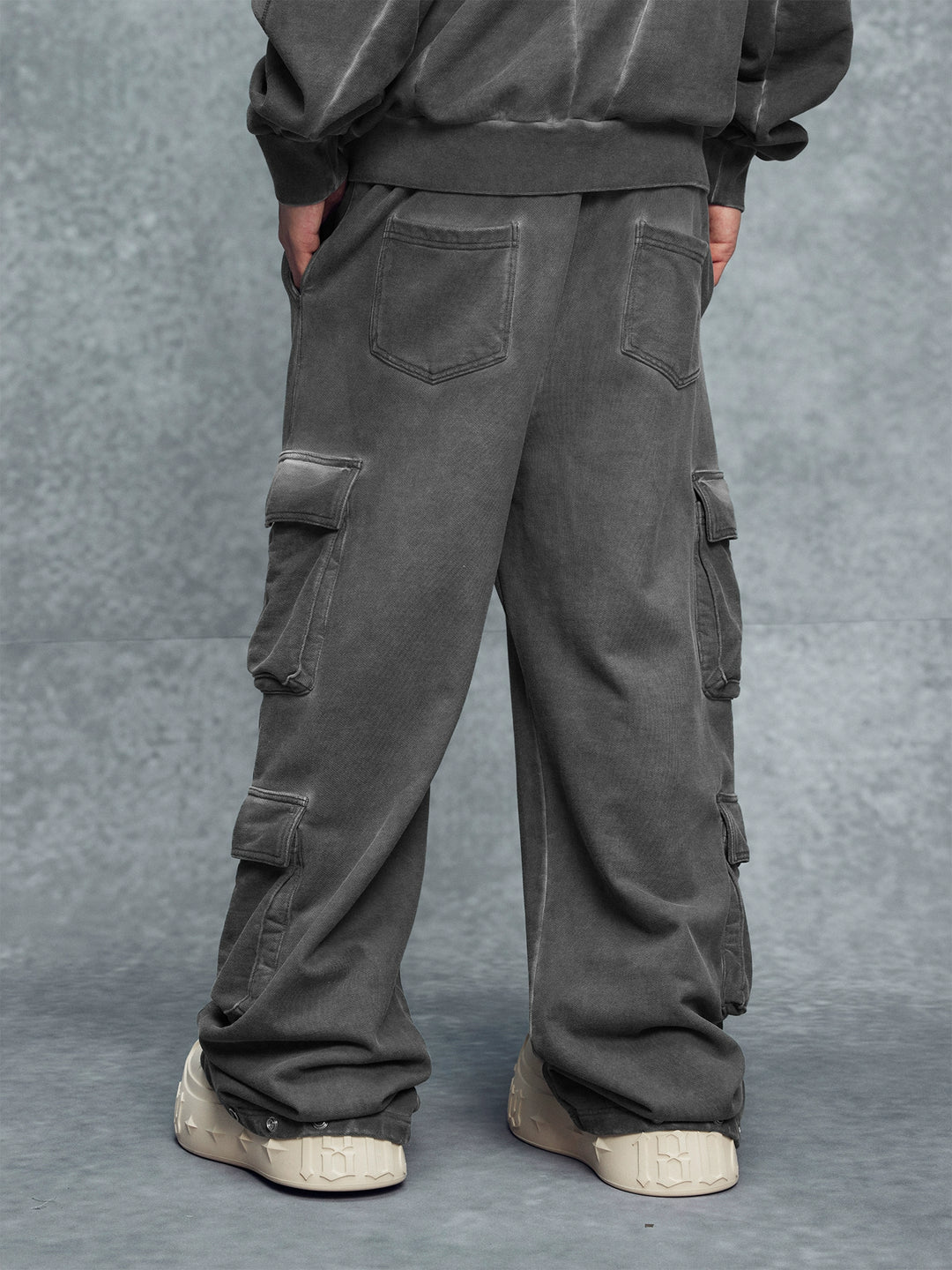 1807 Aged Wash Work Cargo Sweatpants | Face 3 Face