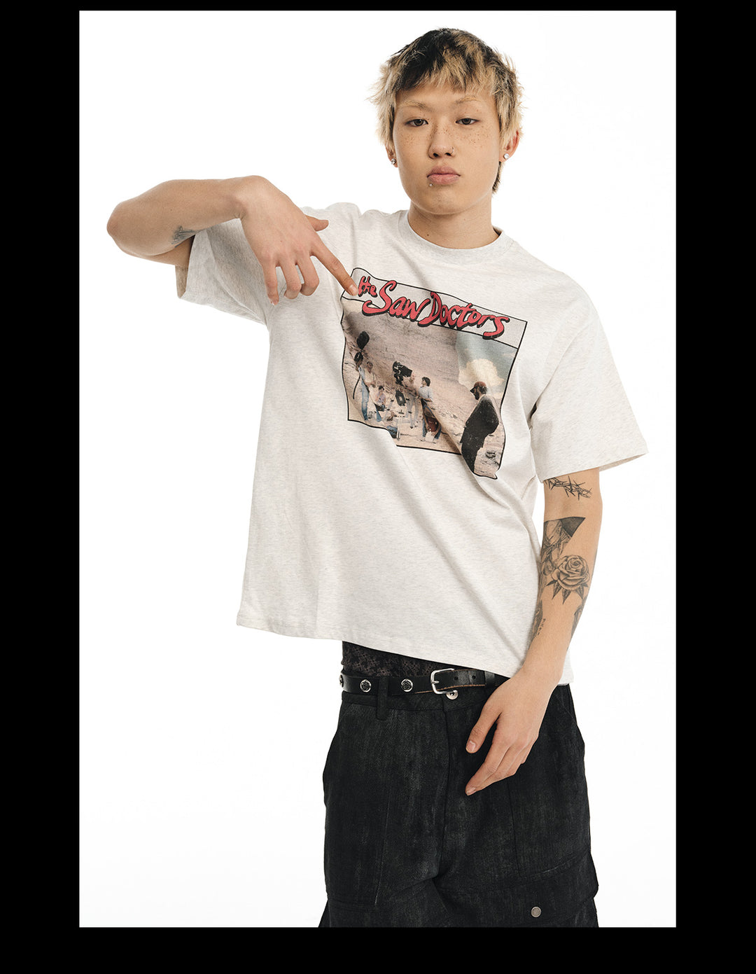 NOVACAM Vintage Photograph Print Tee | Face 3 Face