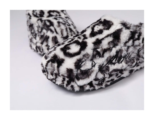 KARMANISTIC Rose White Leopard Fur Embroidered Slipper Clogs | Face 3 Face