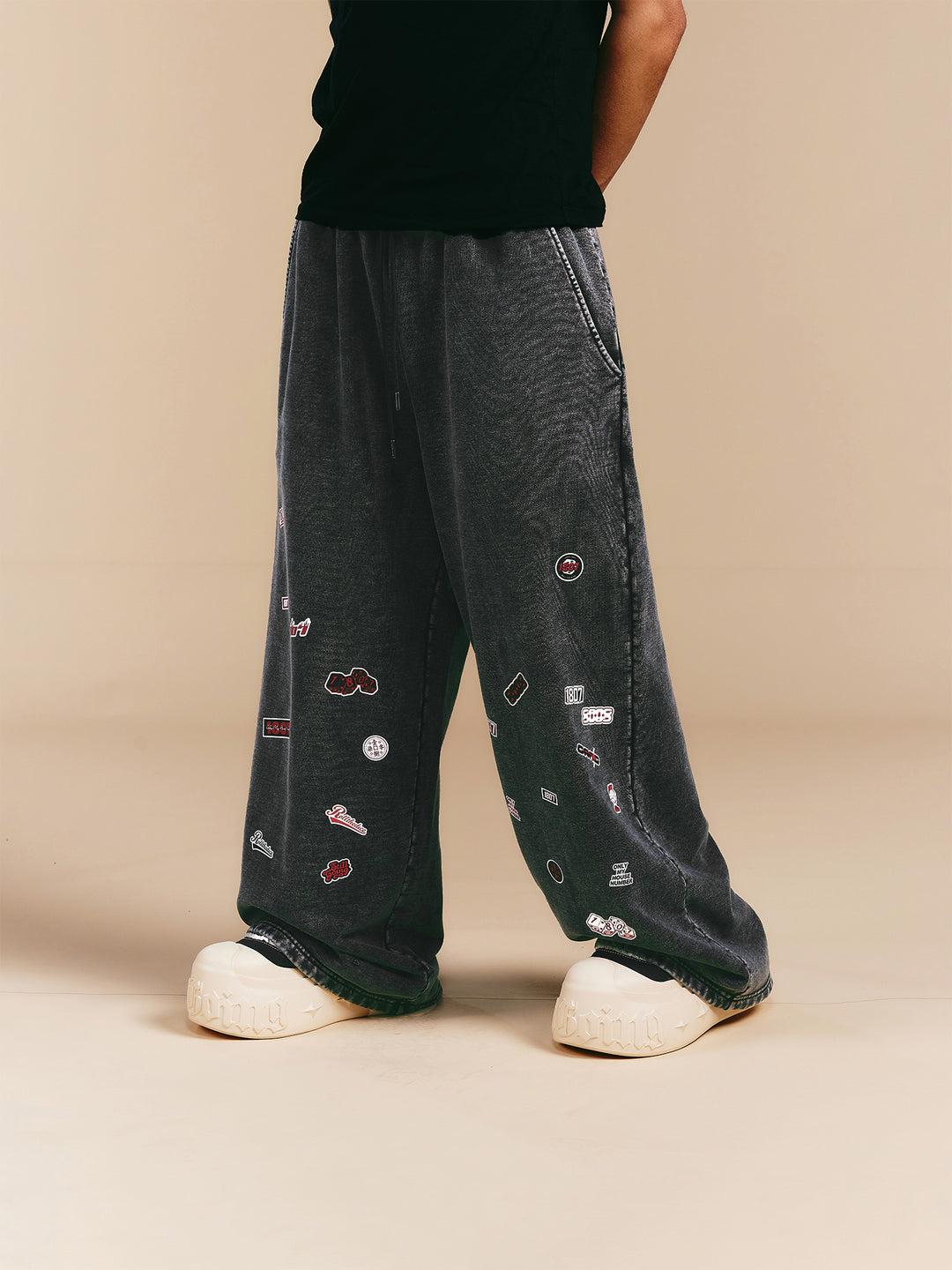 1807× LABT Logo Patch Washed Sweatpants | Face 3 Face