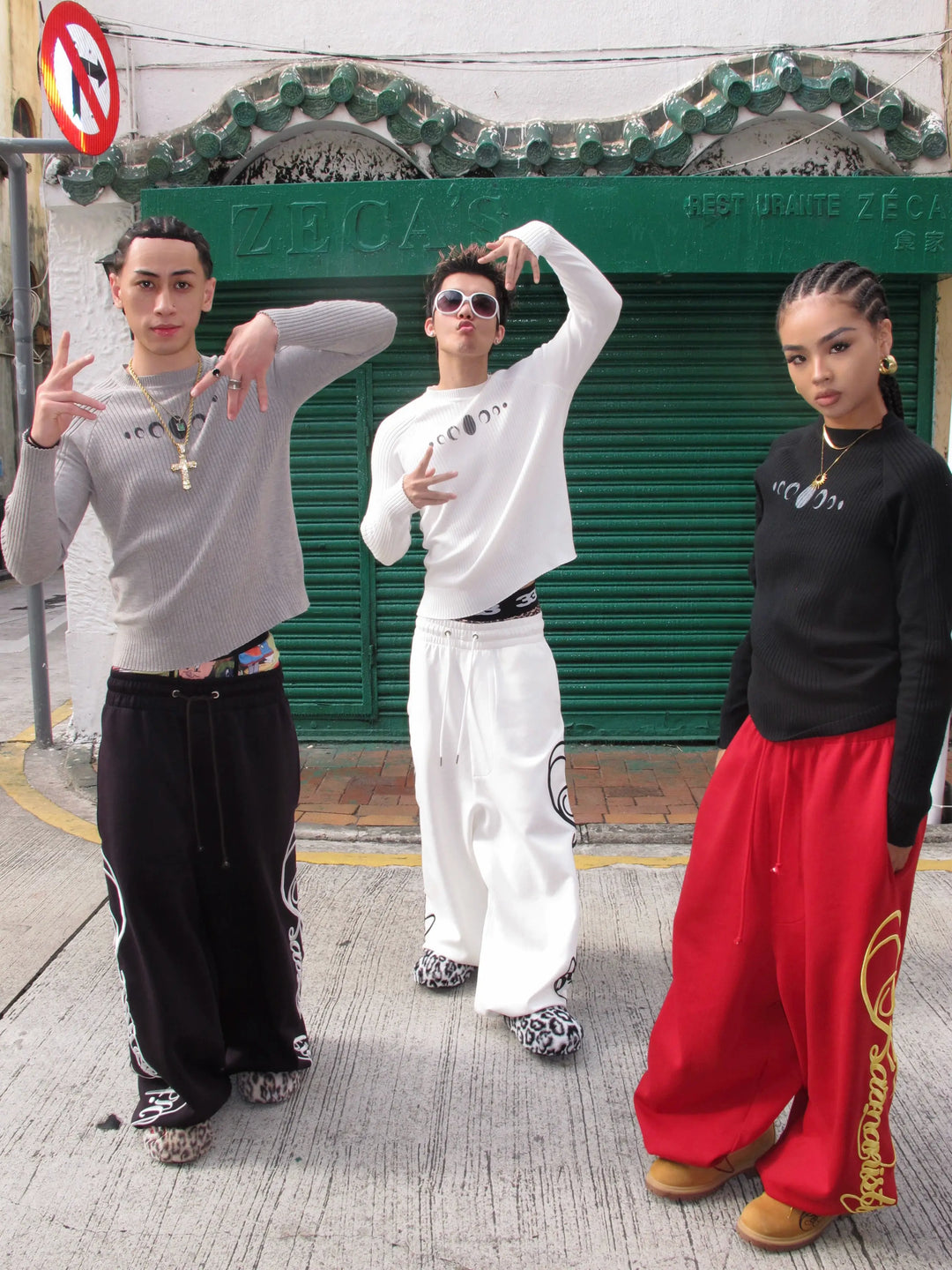 KARMANISTIC Slim Stretch Knit Sweater | Face 3 Face