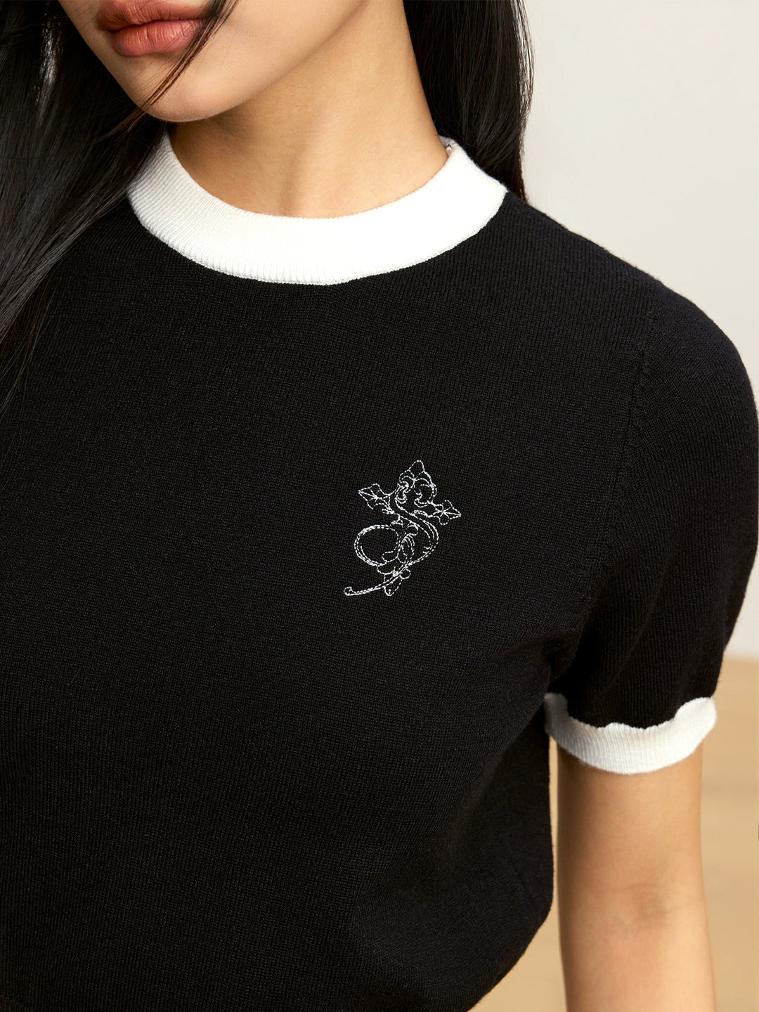 Small Town Kid Contrast Color Knit Slim Fit Cropped Tee | Face 3 Face