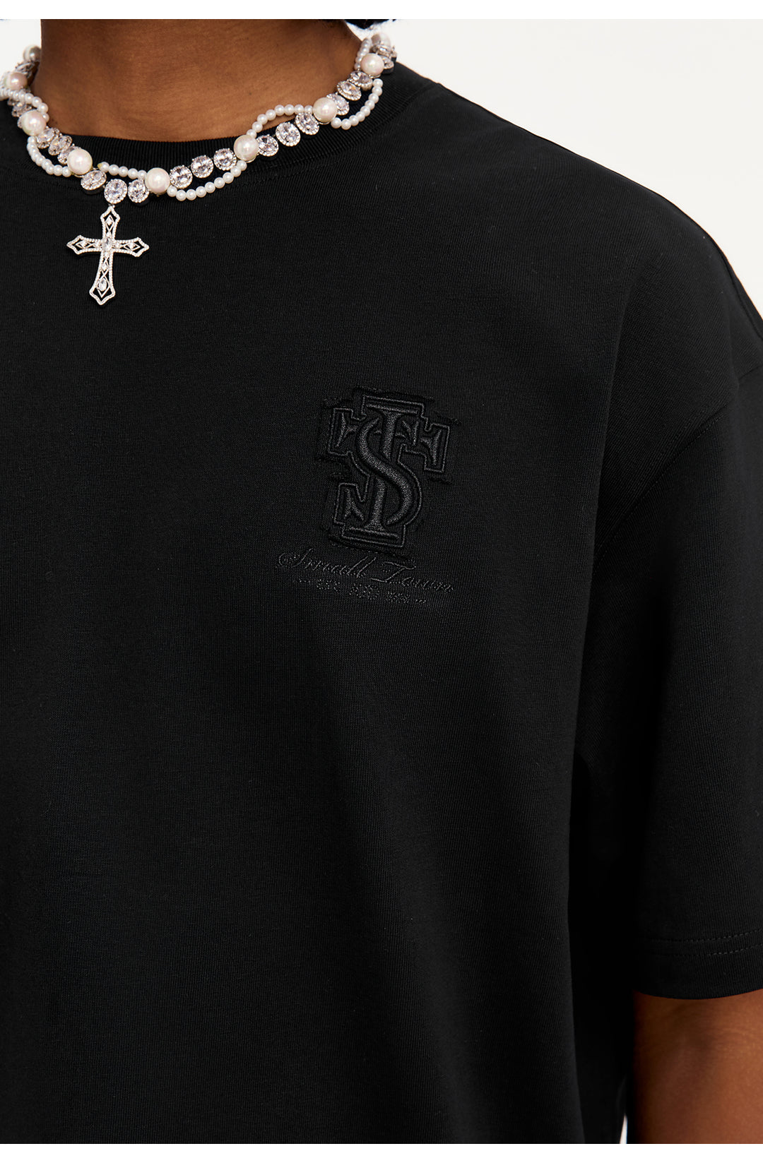 Small Town Kid Round Cross Patch Embroidered Tee | Face 3 Face