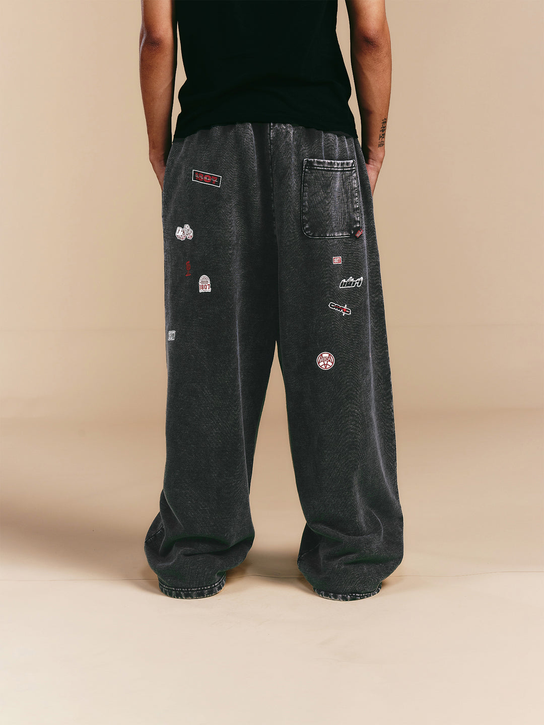 1807× LABT Logo Patch Washed Sweatpants | Face 3 Face