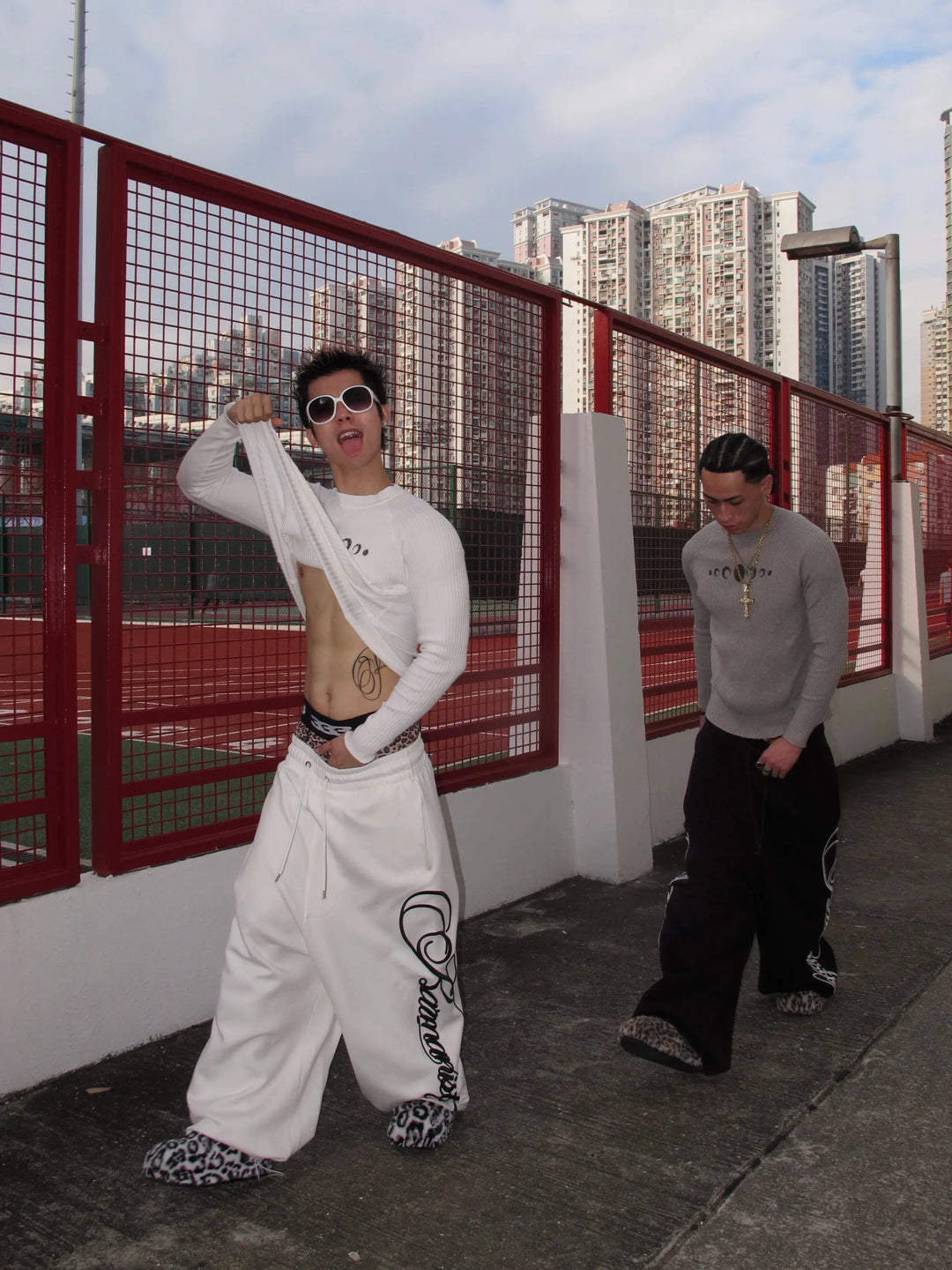 KARMANISTIC Slim Stretch Knit Sweater | Face 3 Face