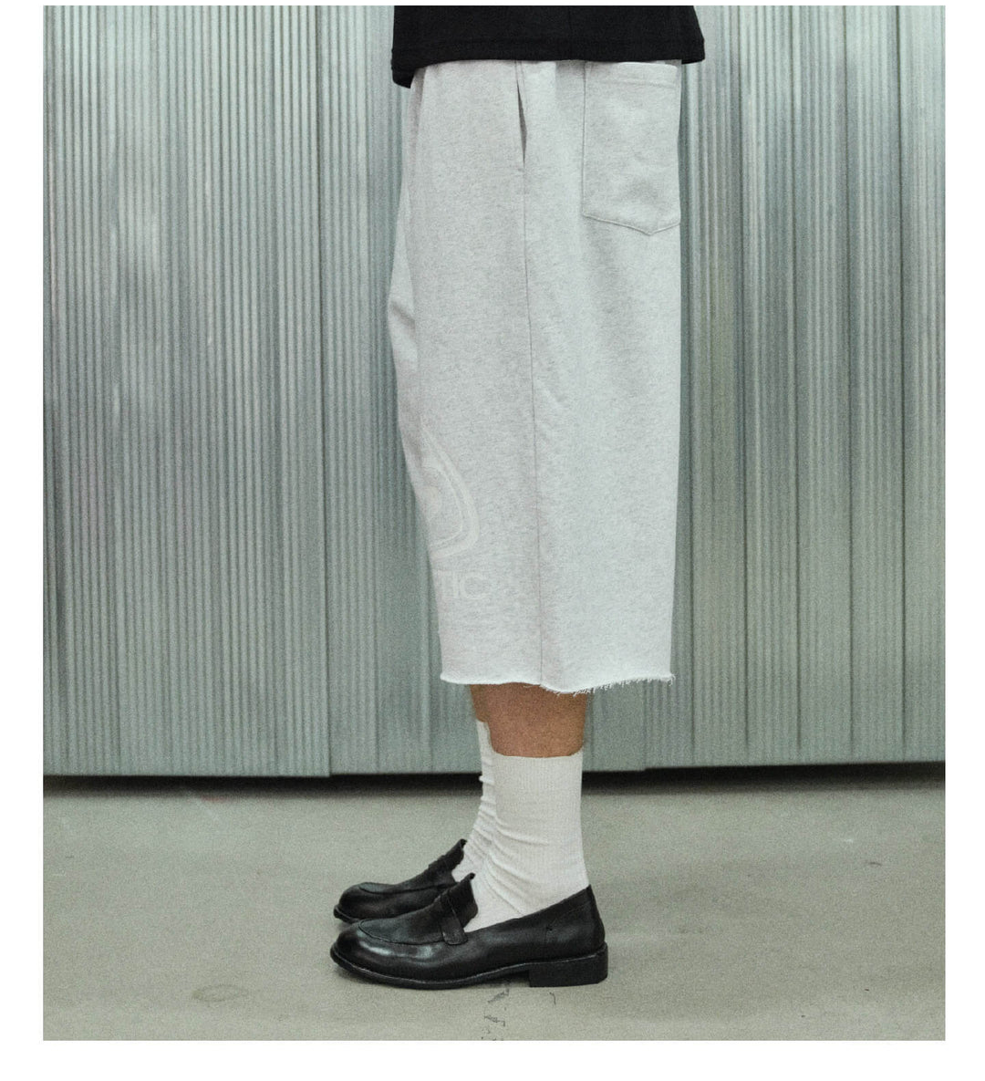 S45 Basic Heavyweight Logo Print Cutoff Baggy Sweat Shorts