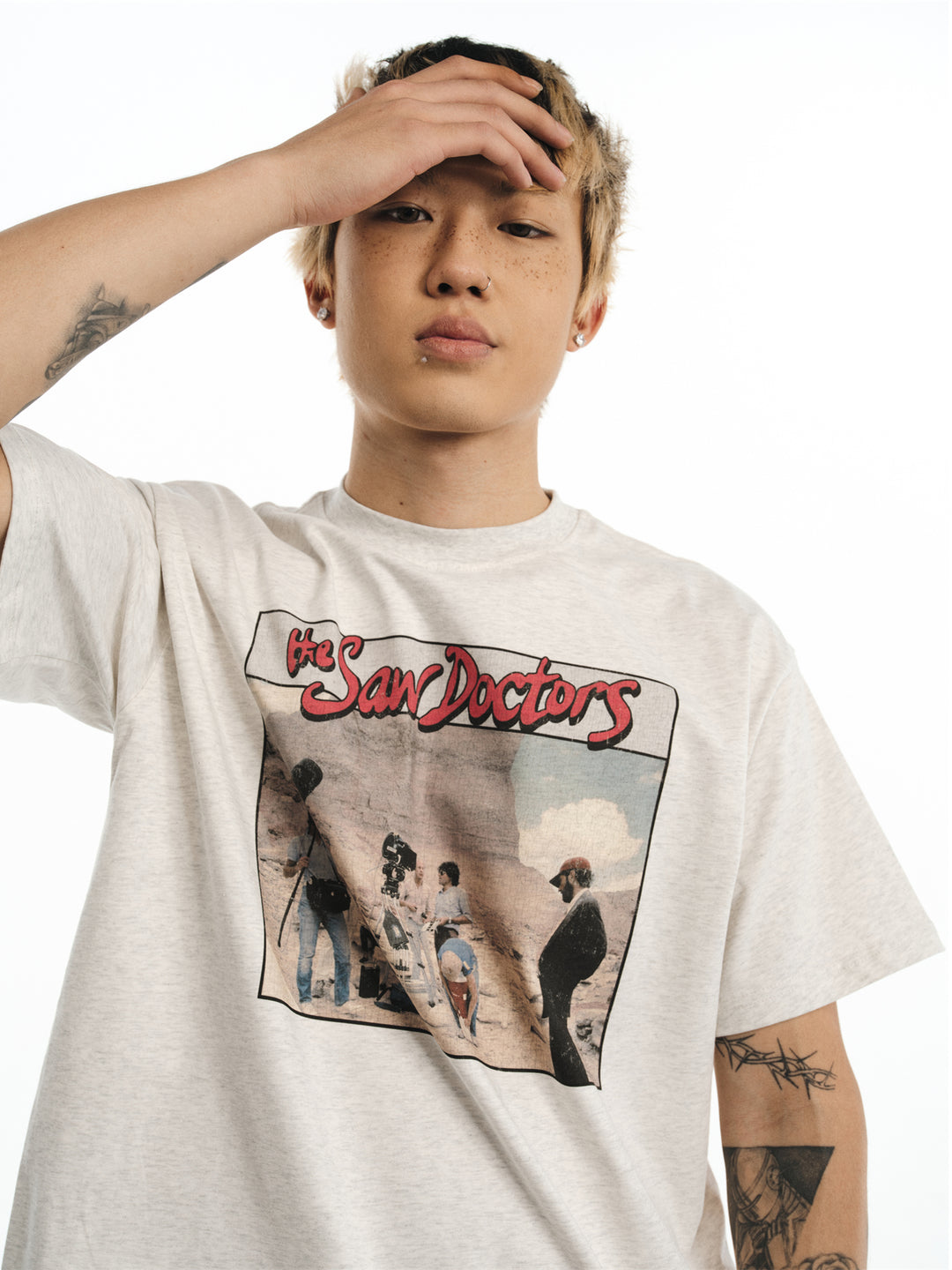 NOVACAM Vintage Photograph Print Tee | Face 3 Face