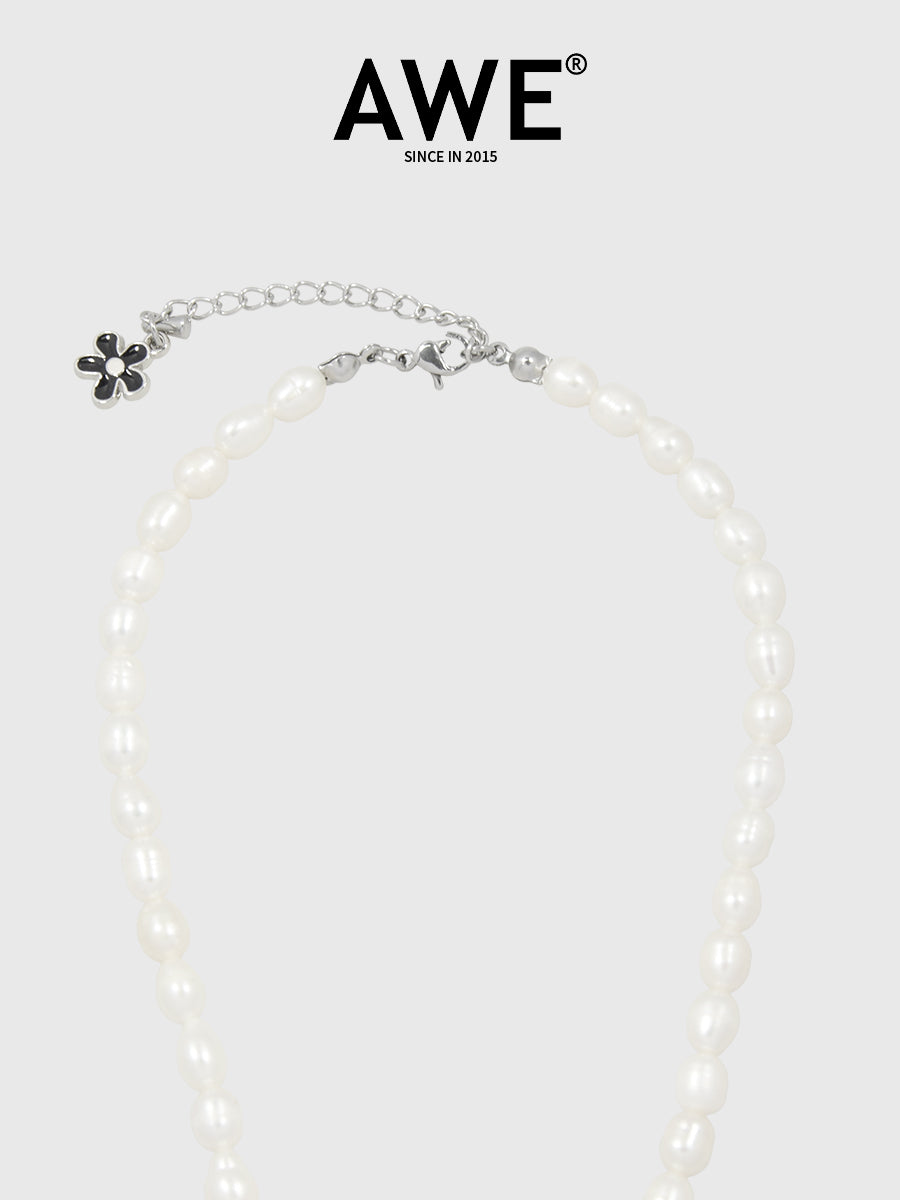 AWE Black Sunflower Pendant Pearl Necklace | Face 3 Face