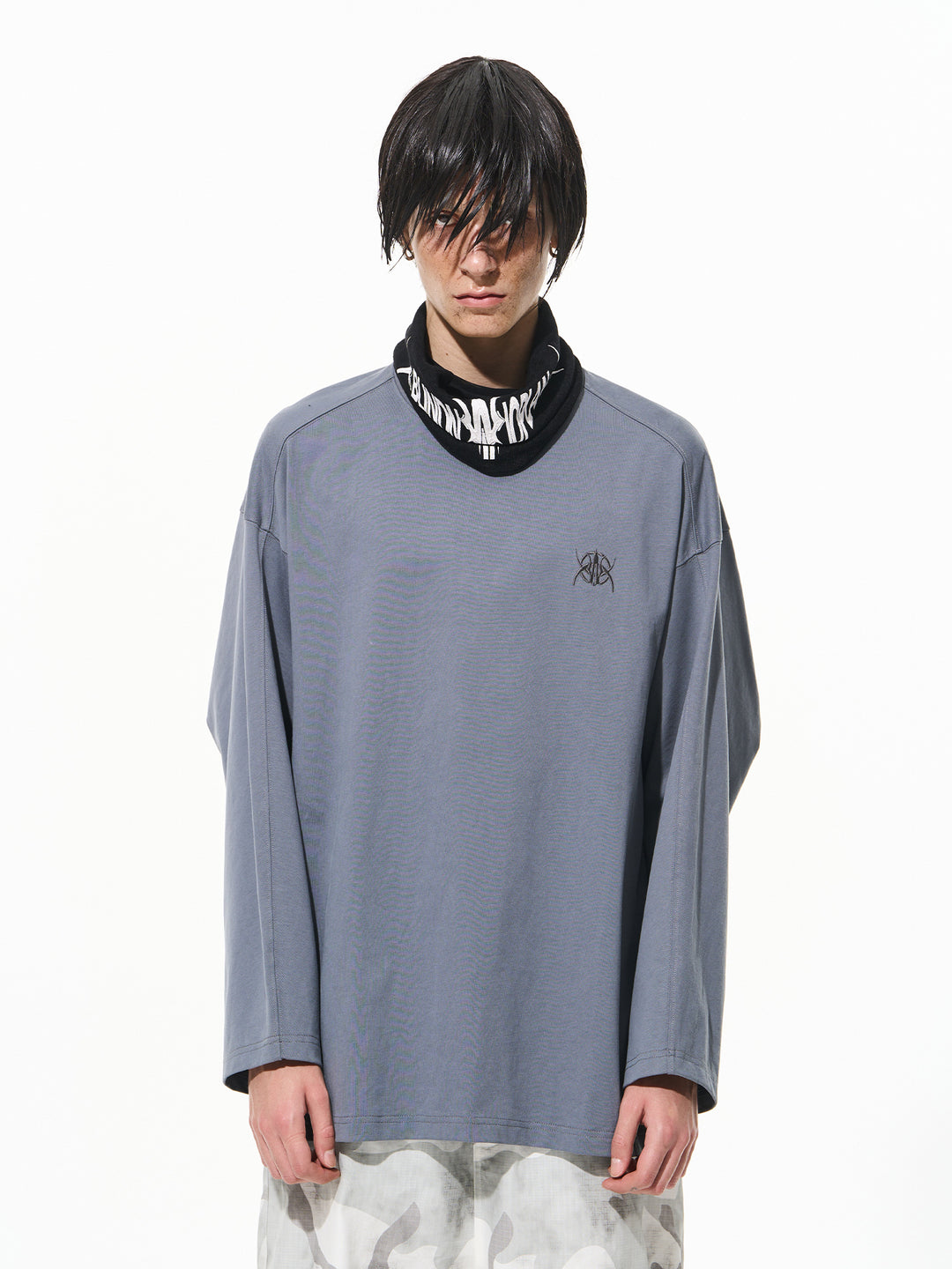 BLIND NO PLAN Logo Embroidered Inverted Sleeve Long Sleeve Tee | Face 3 Face