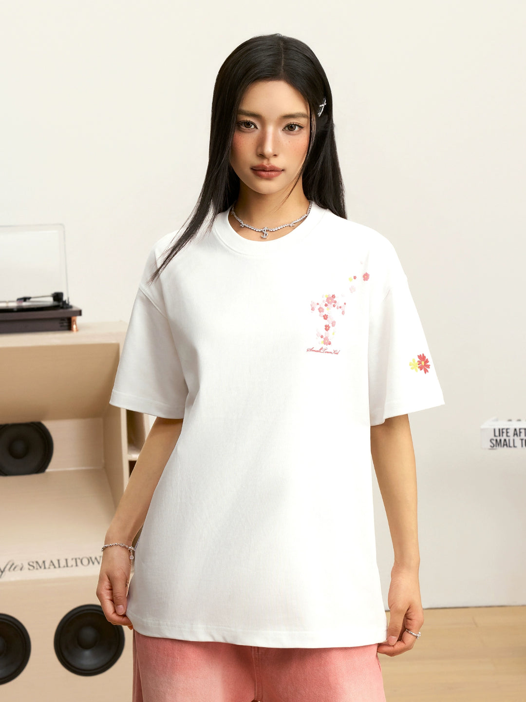 Small Town Kid Daisy Flower Logo Tee | Face 3 Face