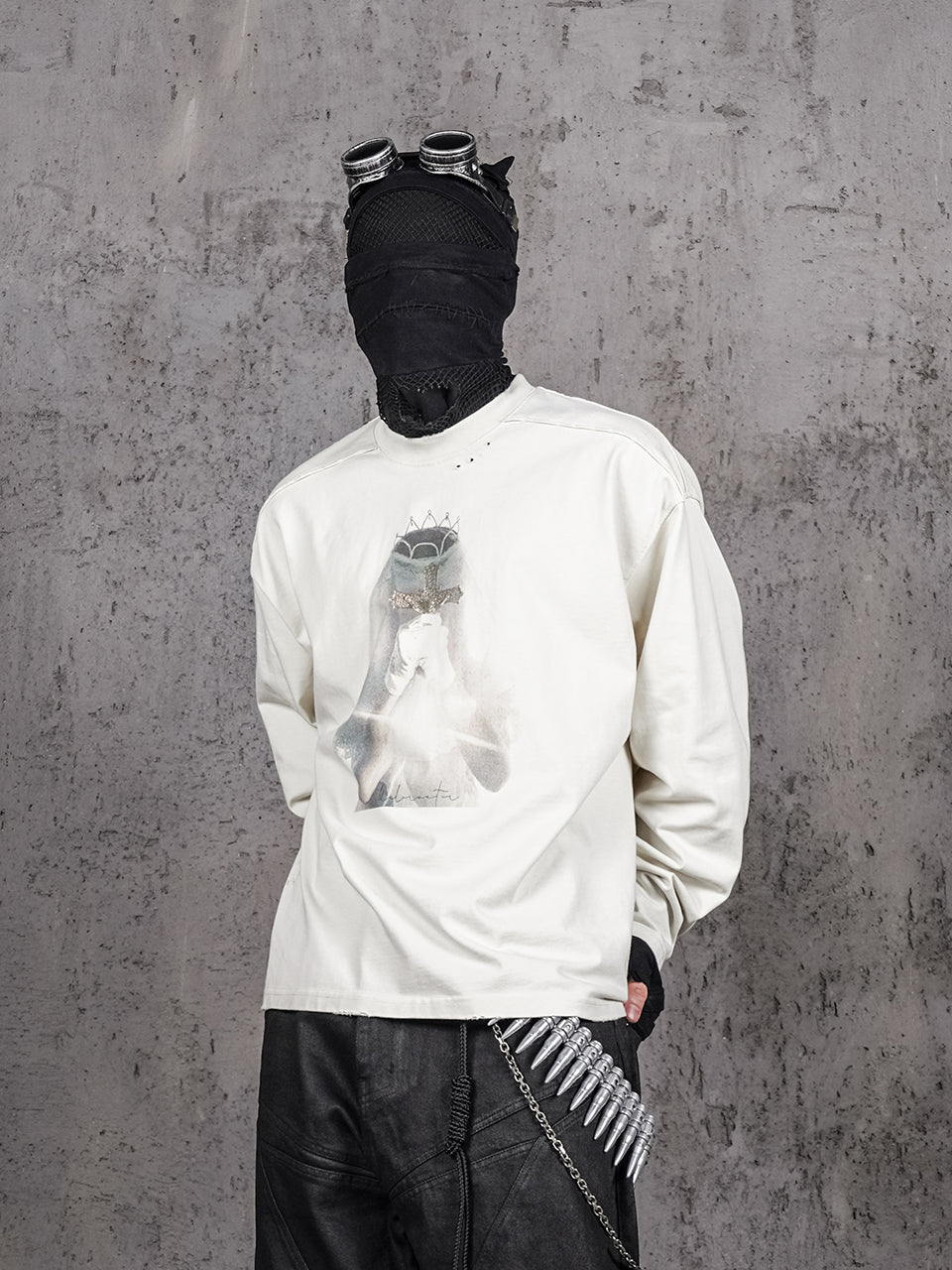 UNDERWATER White Aged Wash Destroyed Portrait Print Long Sleeve Tee | Face 3 Face