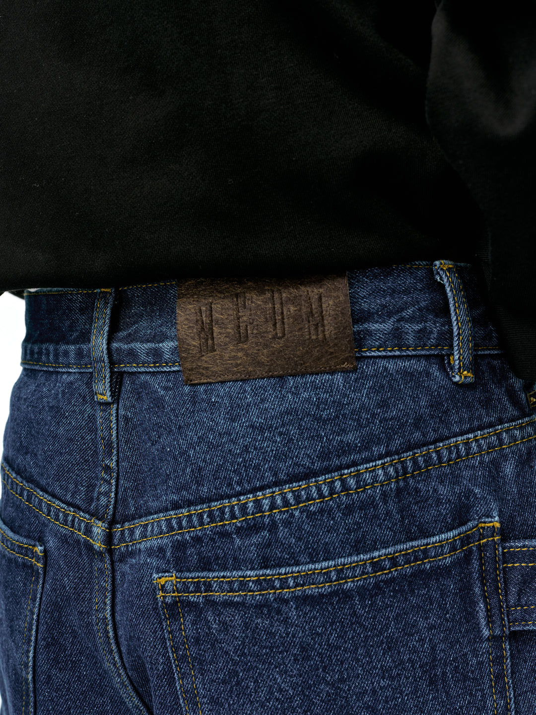 MEDM Horsehair Waist Tag Washed Jeans | Face 3 Face