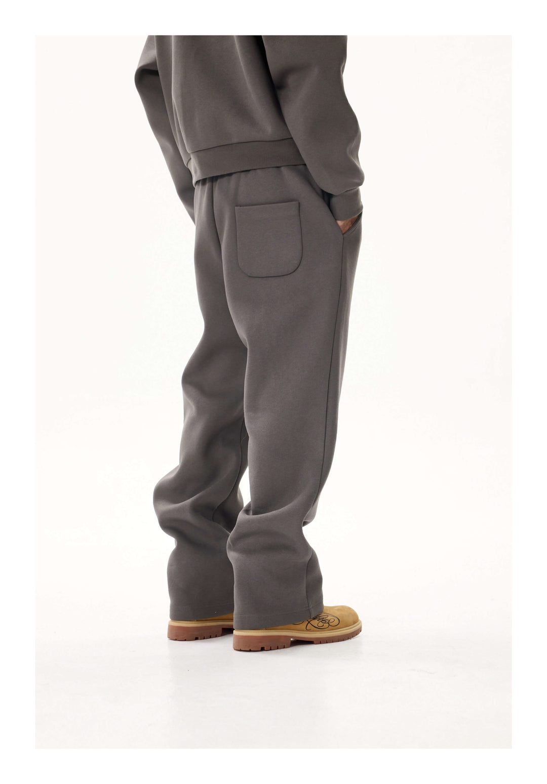 KARMANISTIC Heavyweight Logo Embroidered Baggy Sweatpants | Face 3 Face