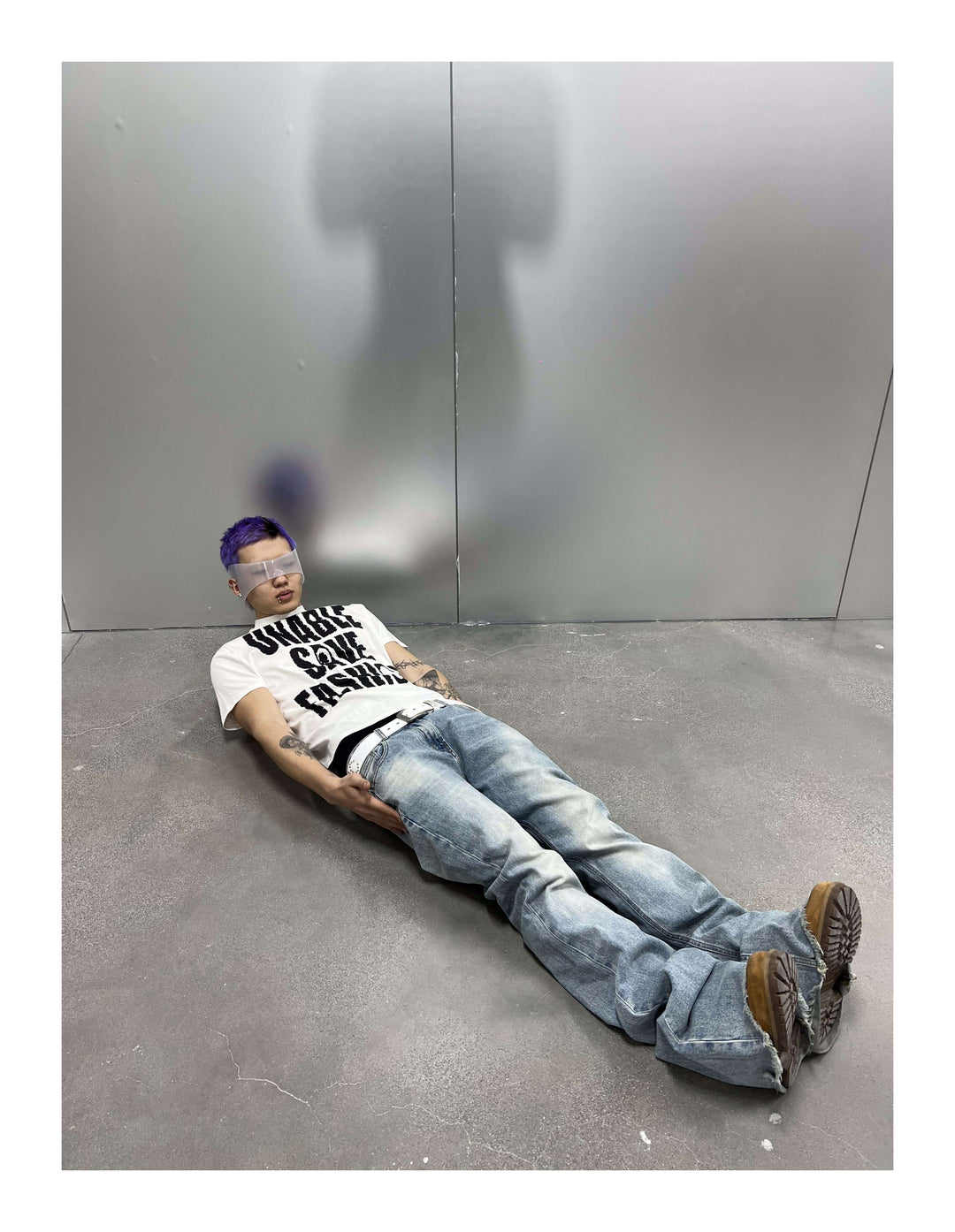 KARMANISTIC Cutoff Washed Flared Jeans | Face 3 Face