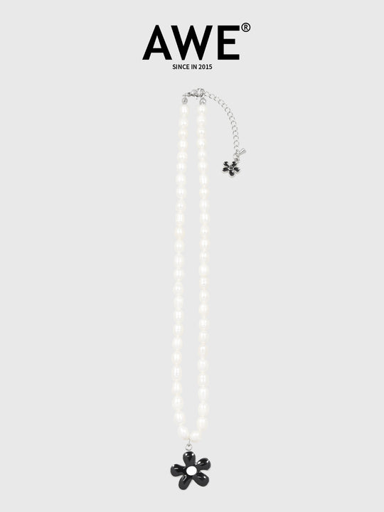 AWE Black Sunflower Pendant Pearl Necklace | Face 3 Face