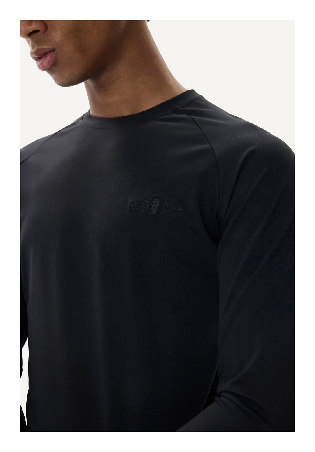 KARMANISTIC Quick Dry Stretch Fit Logo Embroidered Workout Long Sleeve Tee | Face 3 Face