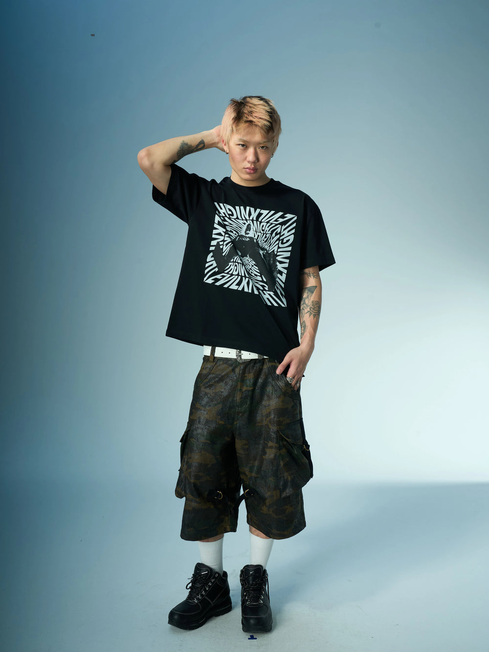 EVILKNIGHT(EK) 3D Portrait and Letter Print Tee | Face 3 Face