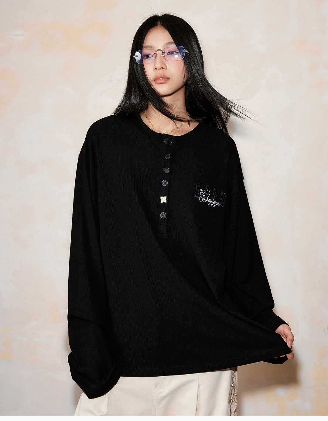 MEDM Flower Button Henley Long Sleeve Tee | Face 3 Face