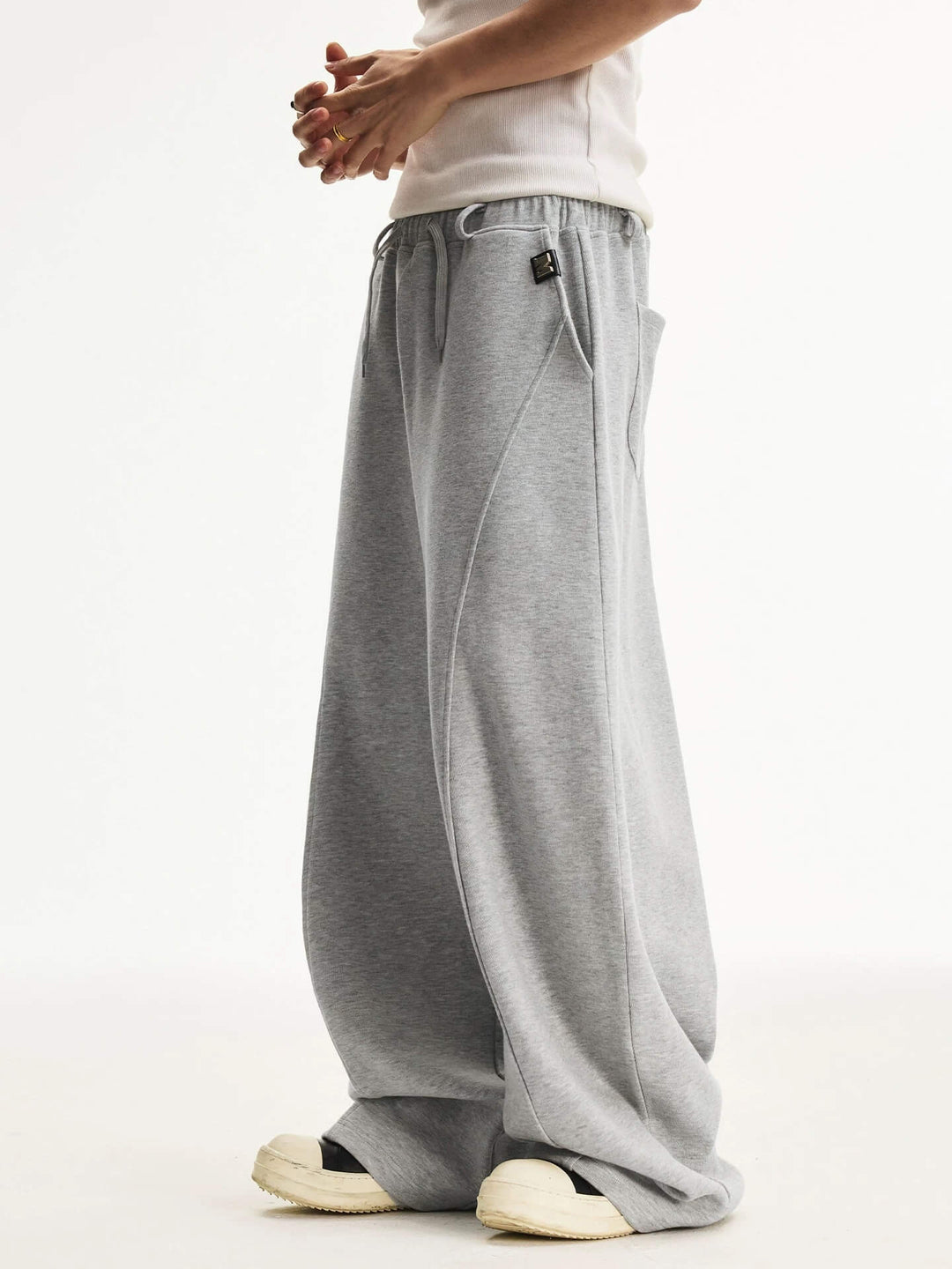 MEDM Curved Metal Tag Baggy Sweatpants | Face 3 Face