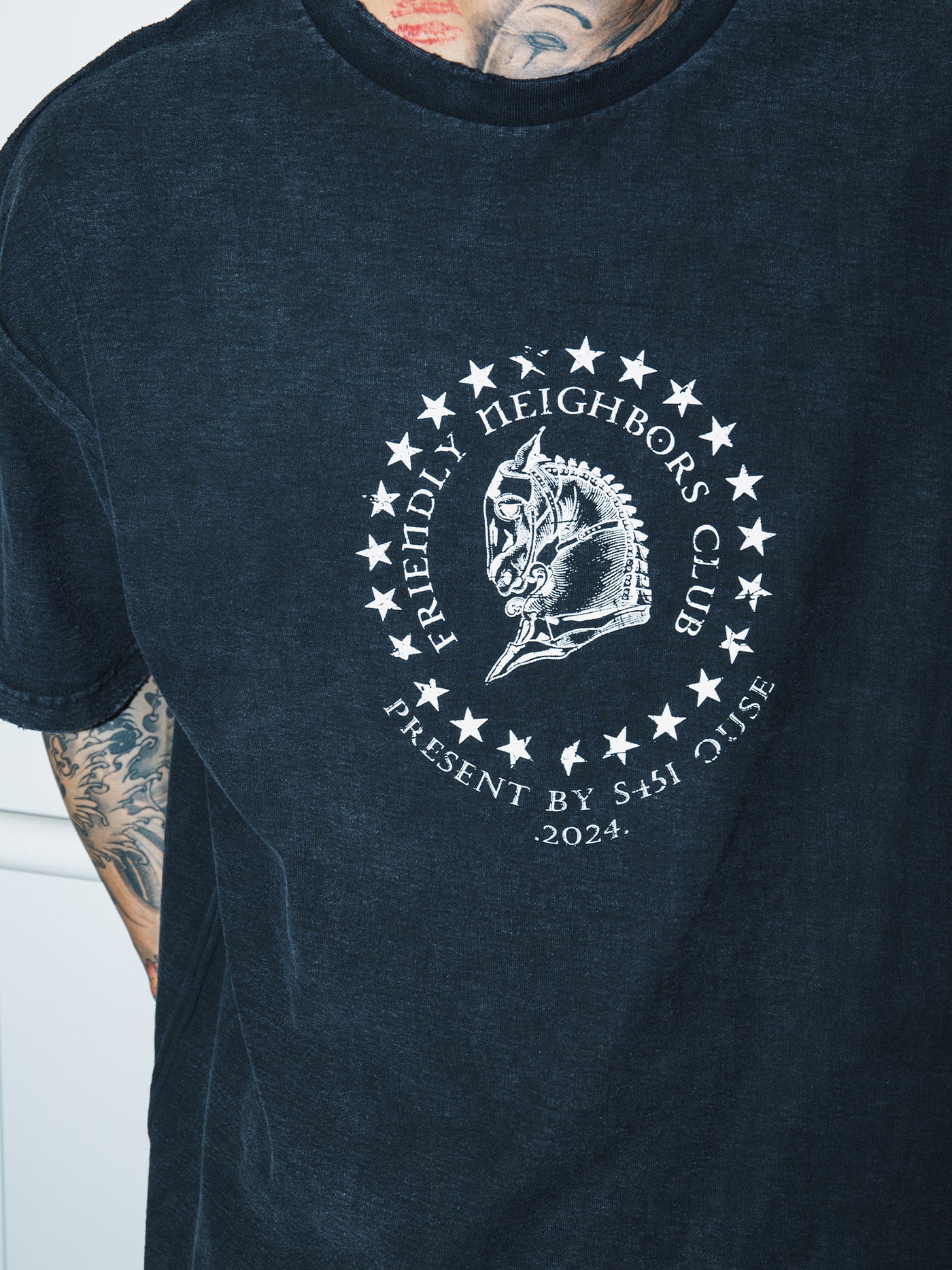 S45 War Horse Medal Curled Old Damage Tee | Face 3 Face