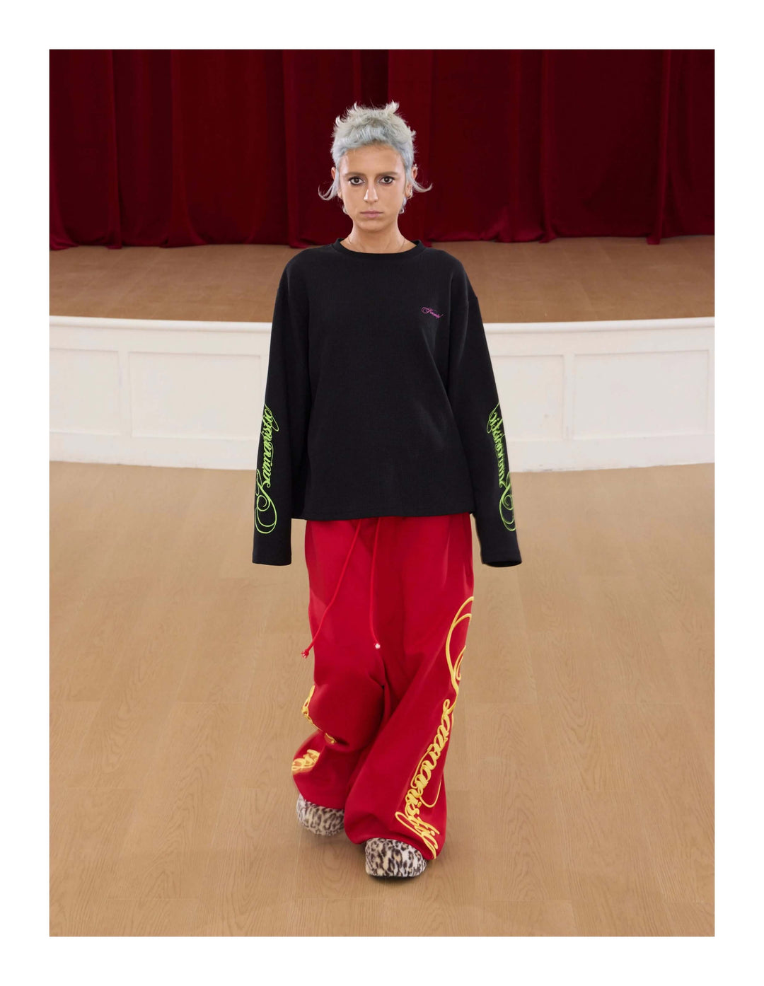 KARMANISTIC Original Embroidery Baggy Jogger Sweatpants | Face 3 Face