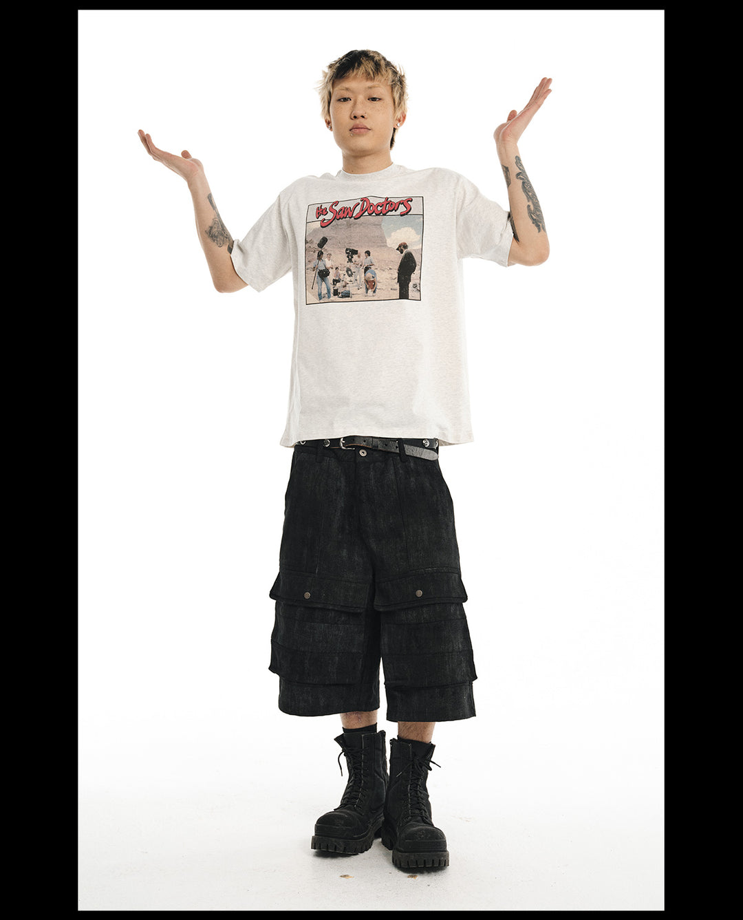 NOVACAM Vintage Photograph Print Tee | Face 3 Face