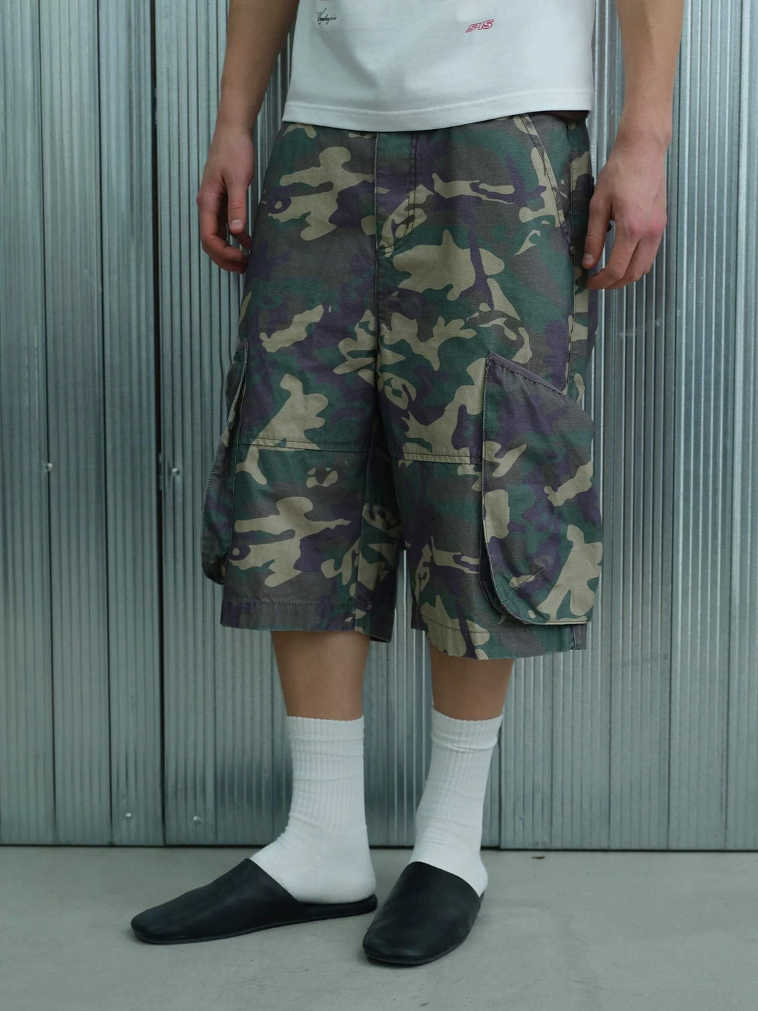 S45 Camouflage Distressed Large Cargo Pocket Baggy Shorts | Face 3 Face