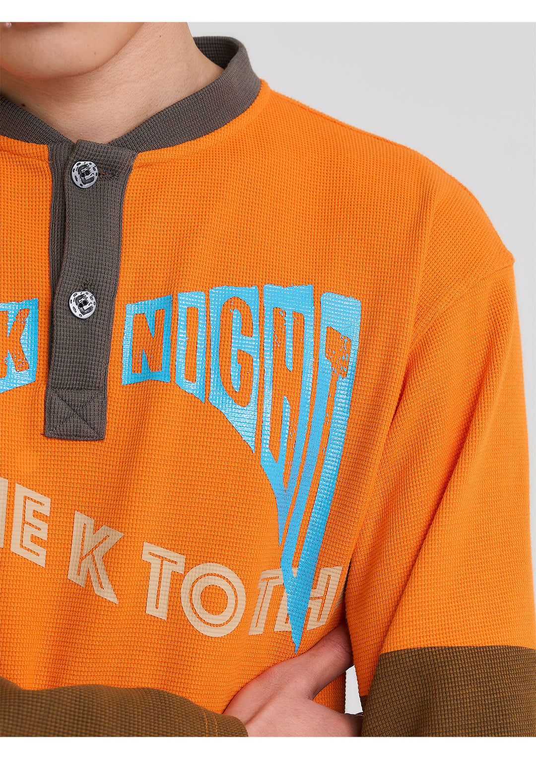 EVILKNIGHT(EK) Color Block Waffle Henley Long Sleeve Tee | Face 3 Face