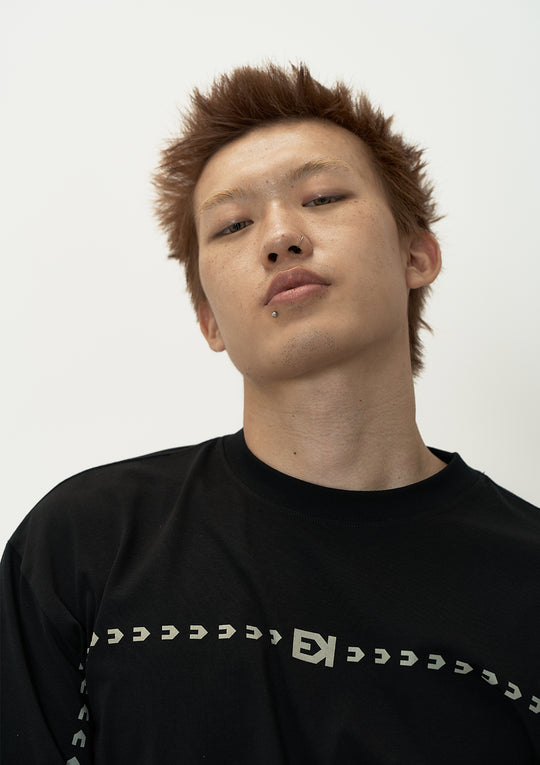 EVILKNIGHT(EK) Basic Arrow Logo Long Sleeve Tee | Face 3 Face