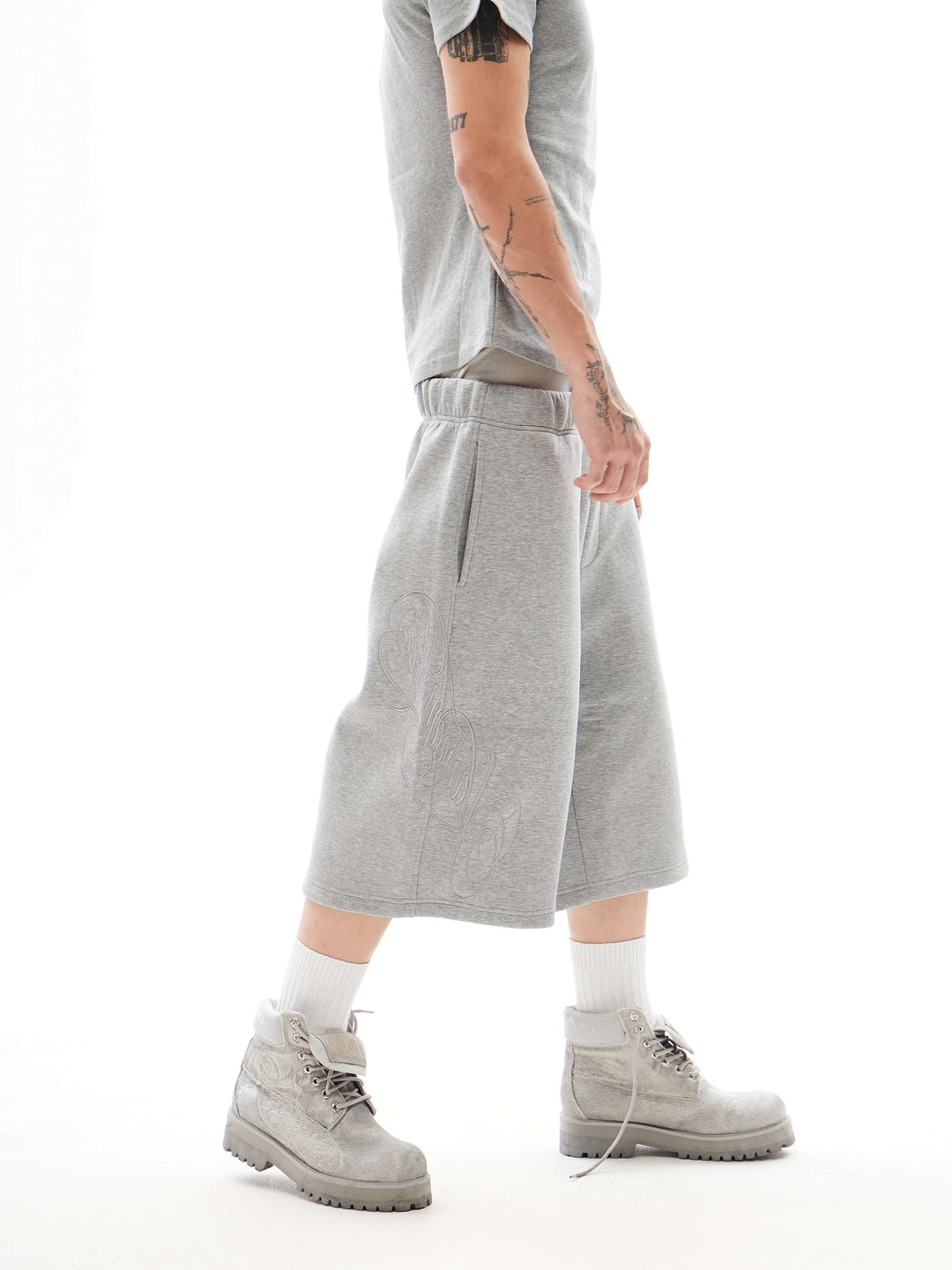 KARMANISTIC 3D Letter Embroidered Baggy Sweat Shorts | Face 3 Face