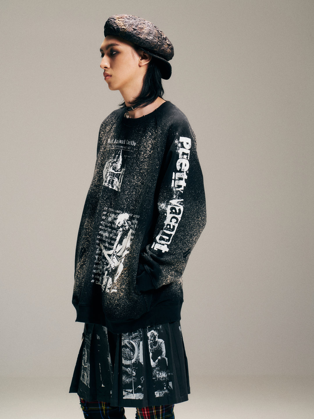 VENTUREK Graffiti Letter Dot Spray Print Sweatshirt | Face 3 Face