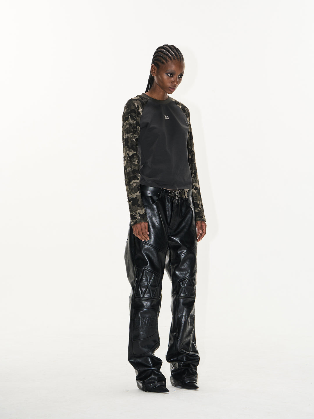 BLIND NO PLAN Camouflage Contrast Embroidered Raglan Long Sleeve Short Tee | Face 3 Face