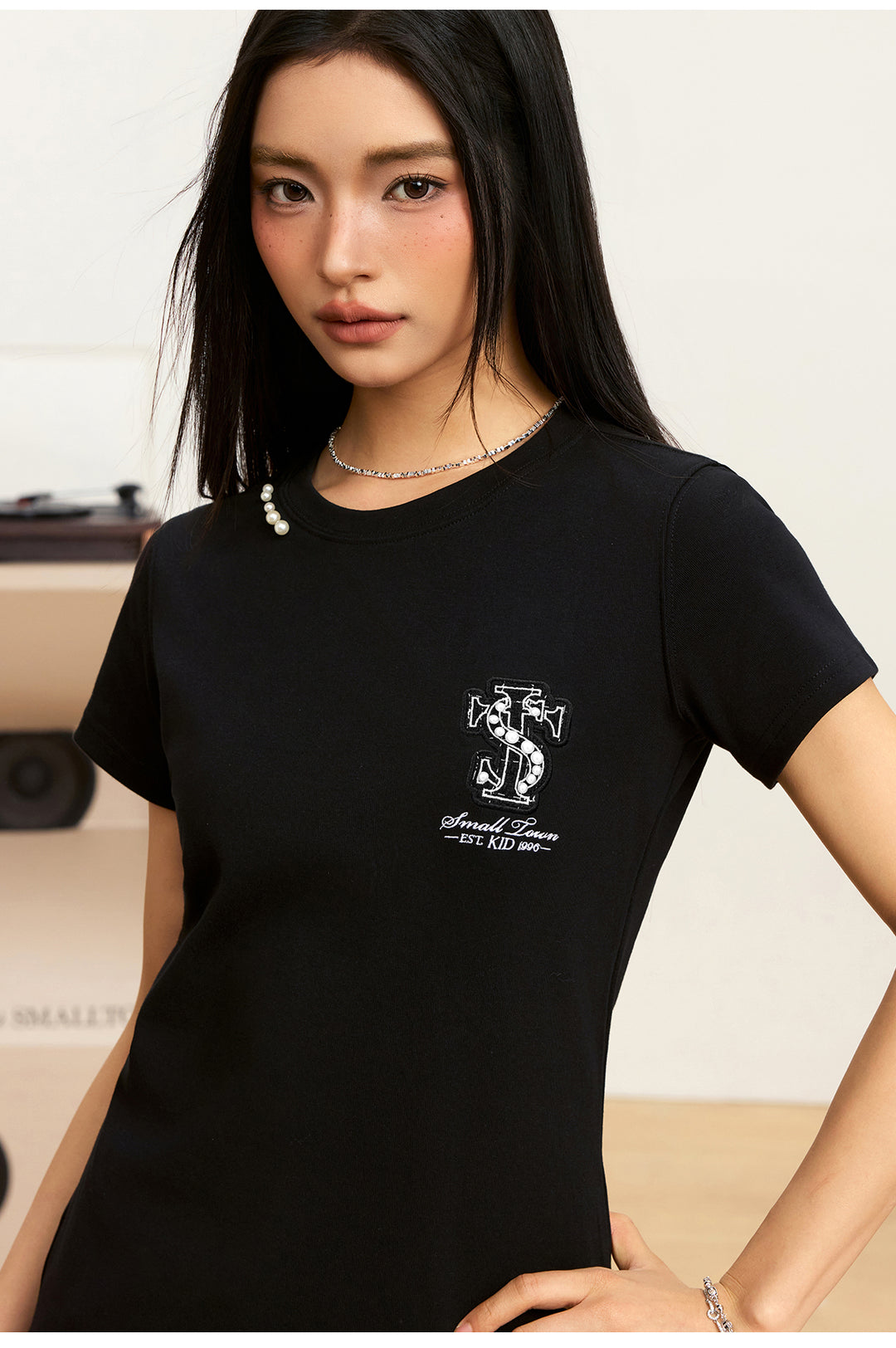 Small Town Kid Pearl Logo Patch Slim Fit Tee | Face 3 Face