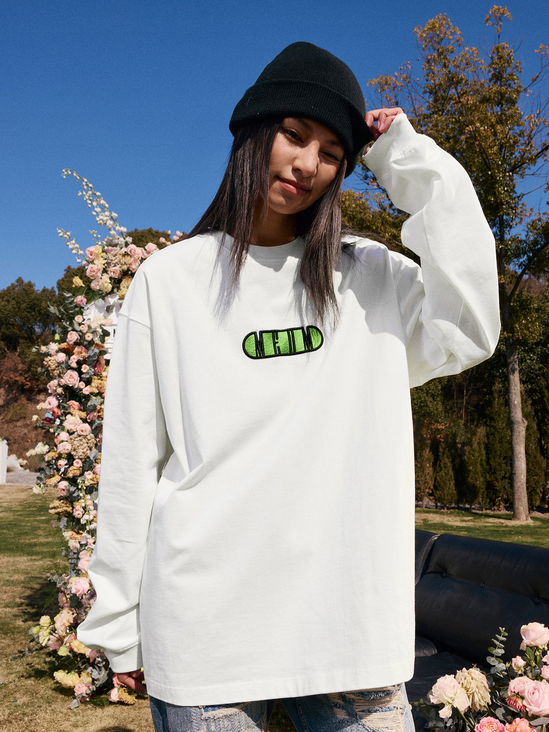 MEDM Basic Capsule Logo Letters Long Sleeved Tee