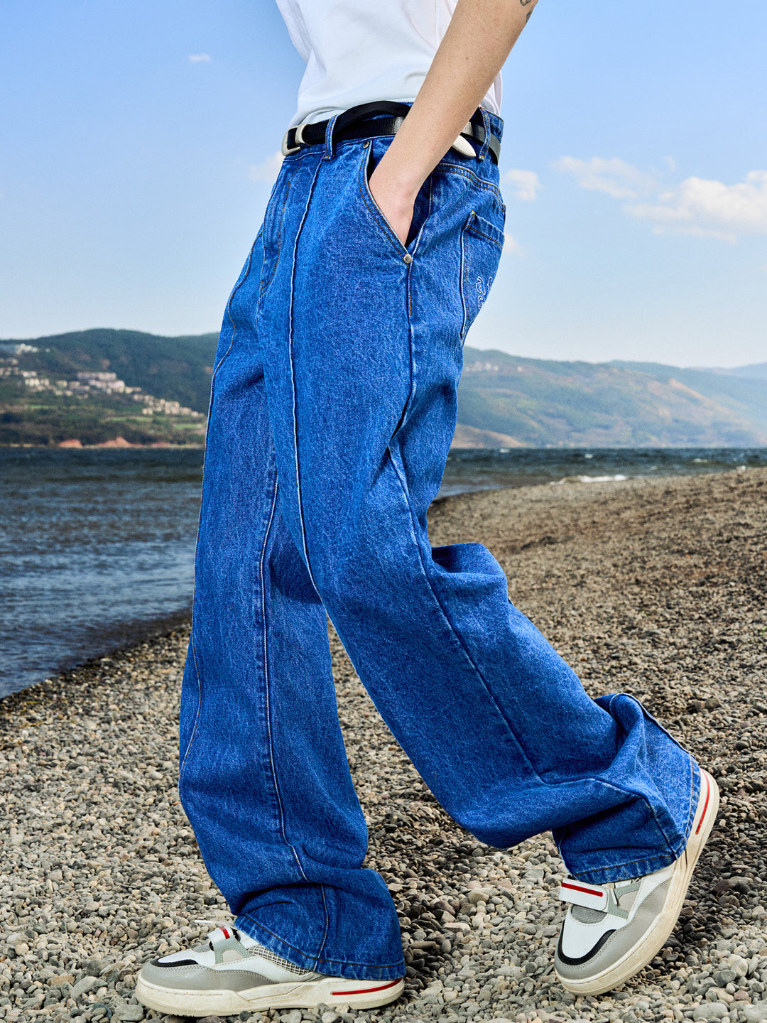 AFGK Center Stitching Denim Jeans