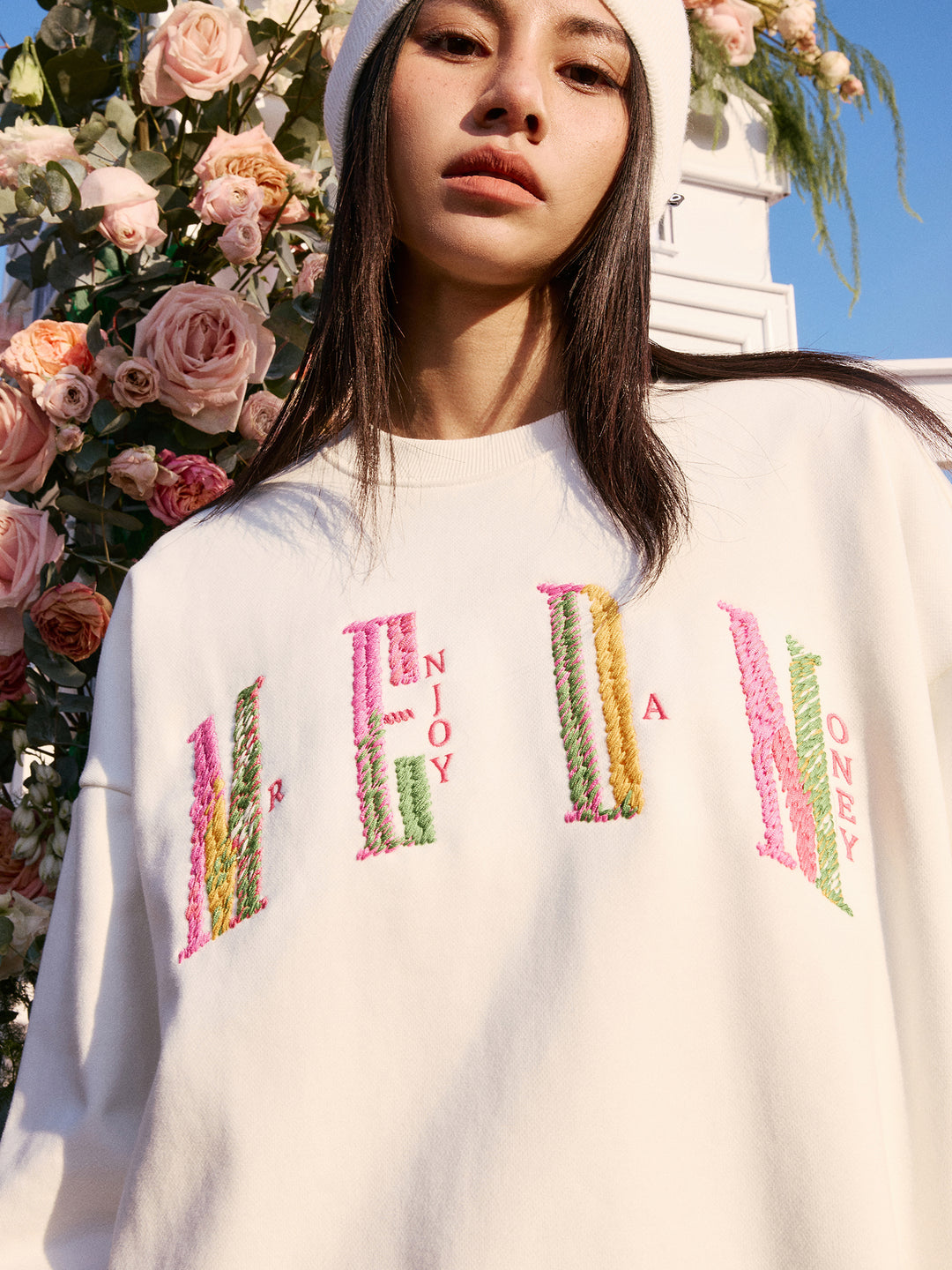 MEDM Colorful Embroidery Sweatshirt