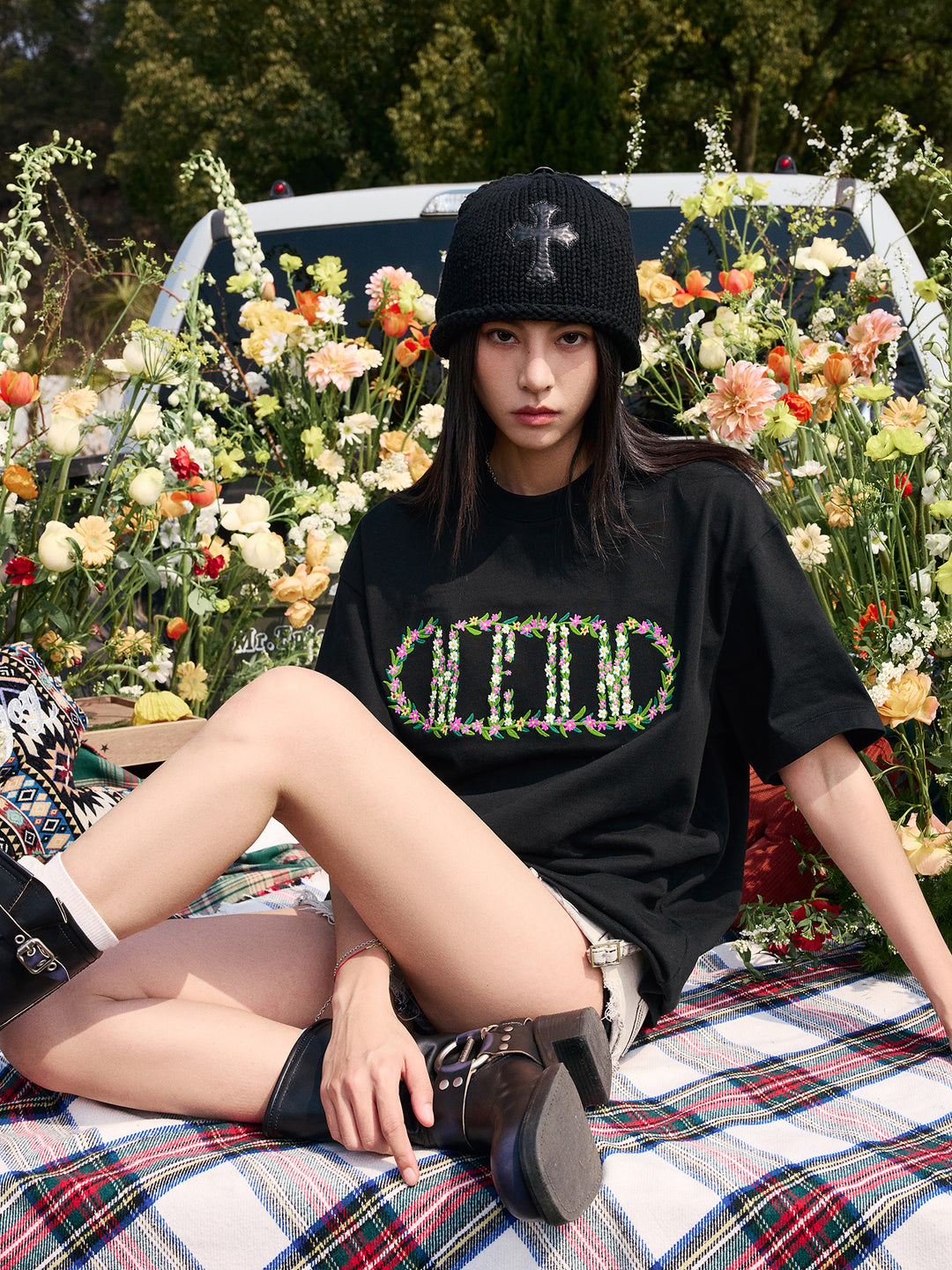 MEDM Capsule Wreath Embroidery Tee