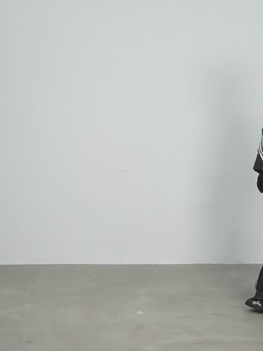 Harsh and Cruel Contrast Irregular Embroidered Logo Down Jacket