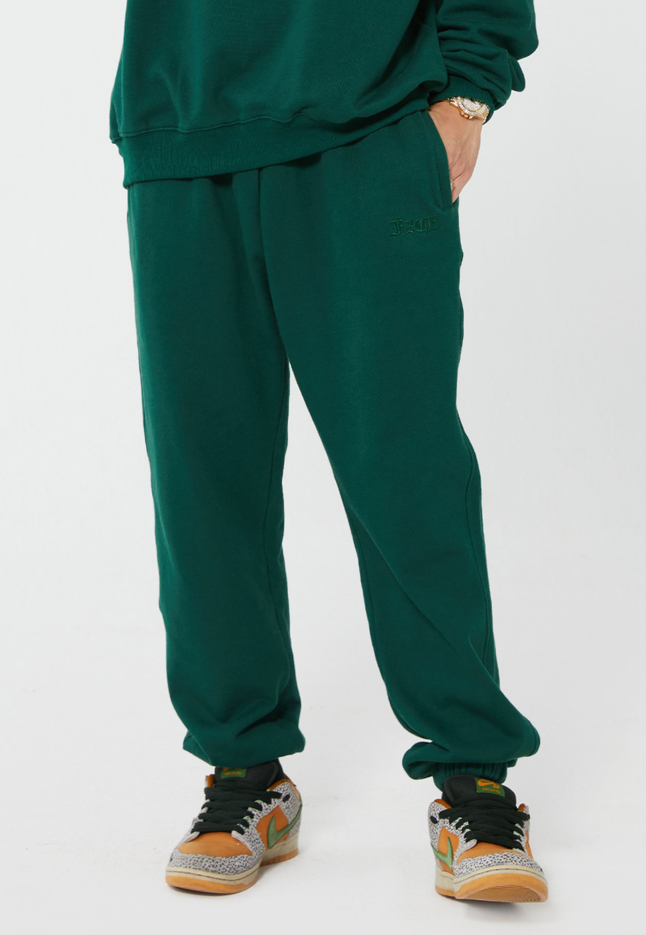 F2CE Embroidered Logo Basic Sweatpants | Face 3 Face