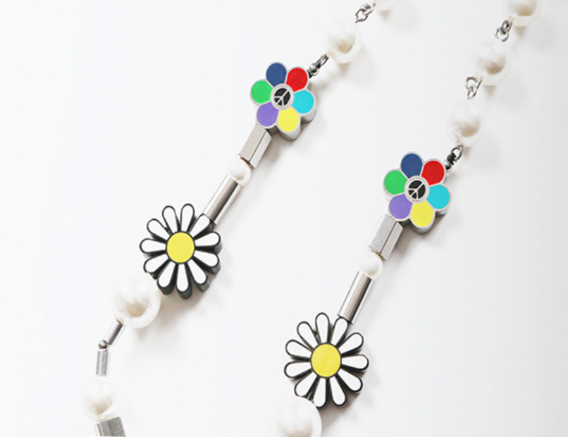 SALUTE Daisy Flower Smile Necklace | Face 3 Face